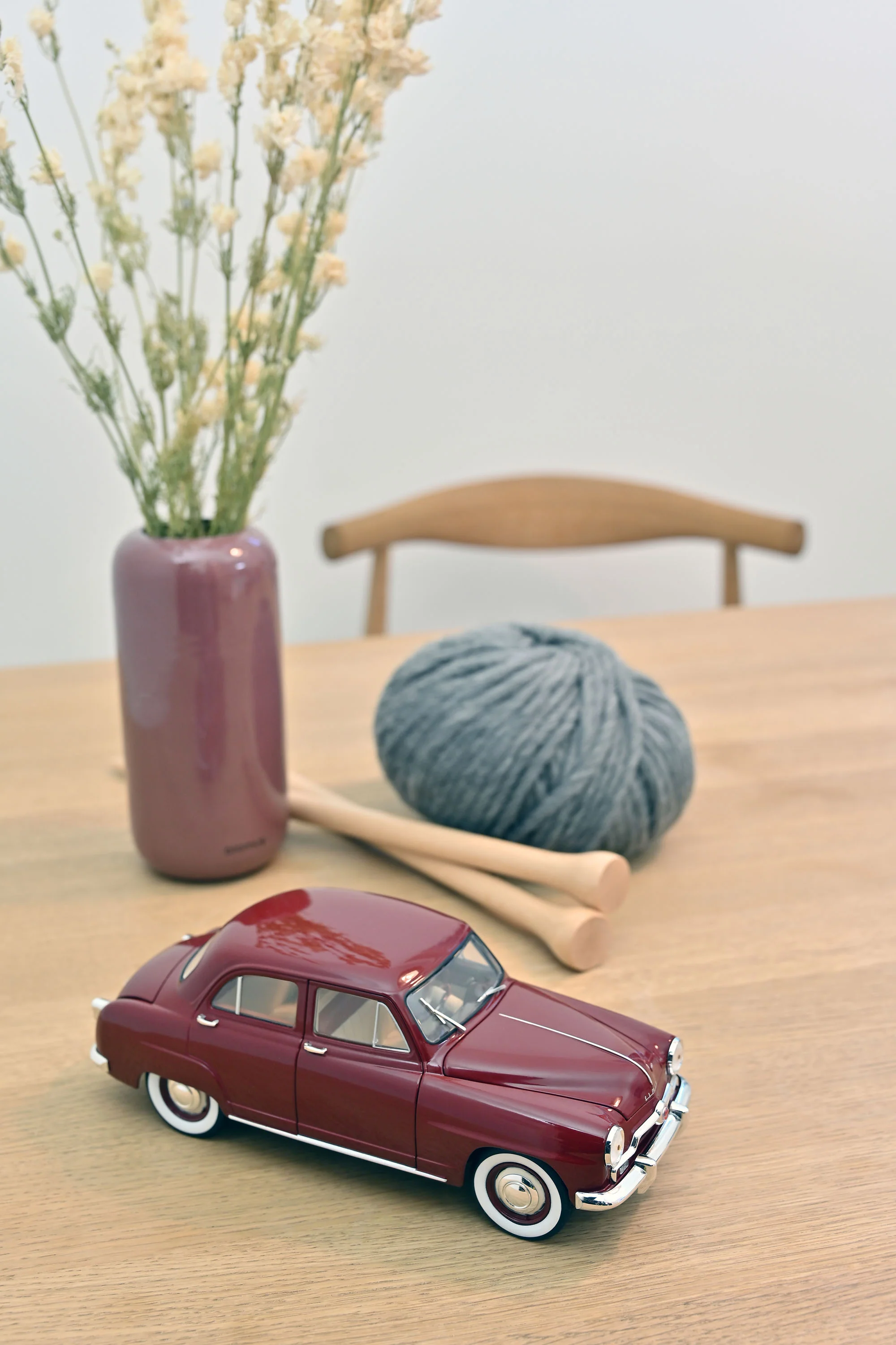 Simca 9 Aronde 1953 - Rouge Amarante 1/18 - Image 3