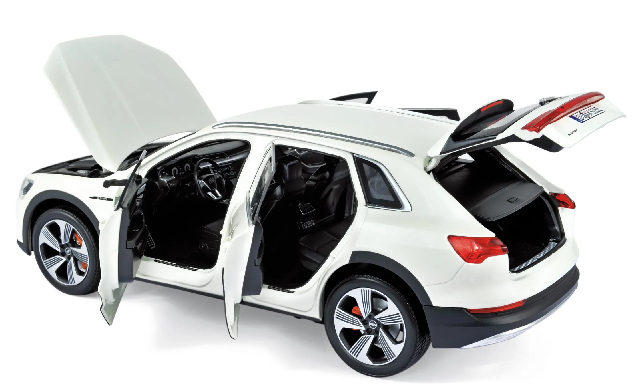 Audi e-tron 2019 Blanc métallisé 1/18 - Image 2