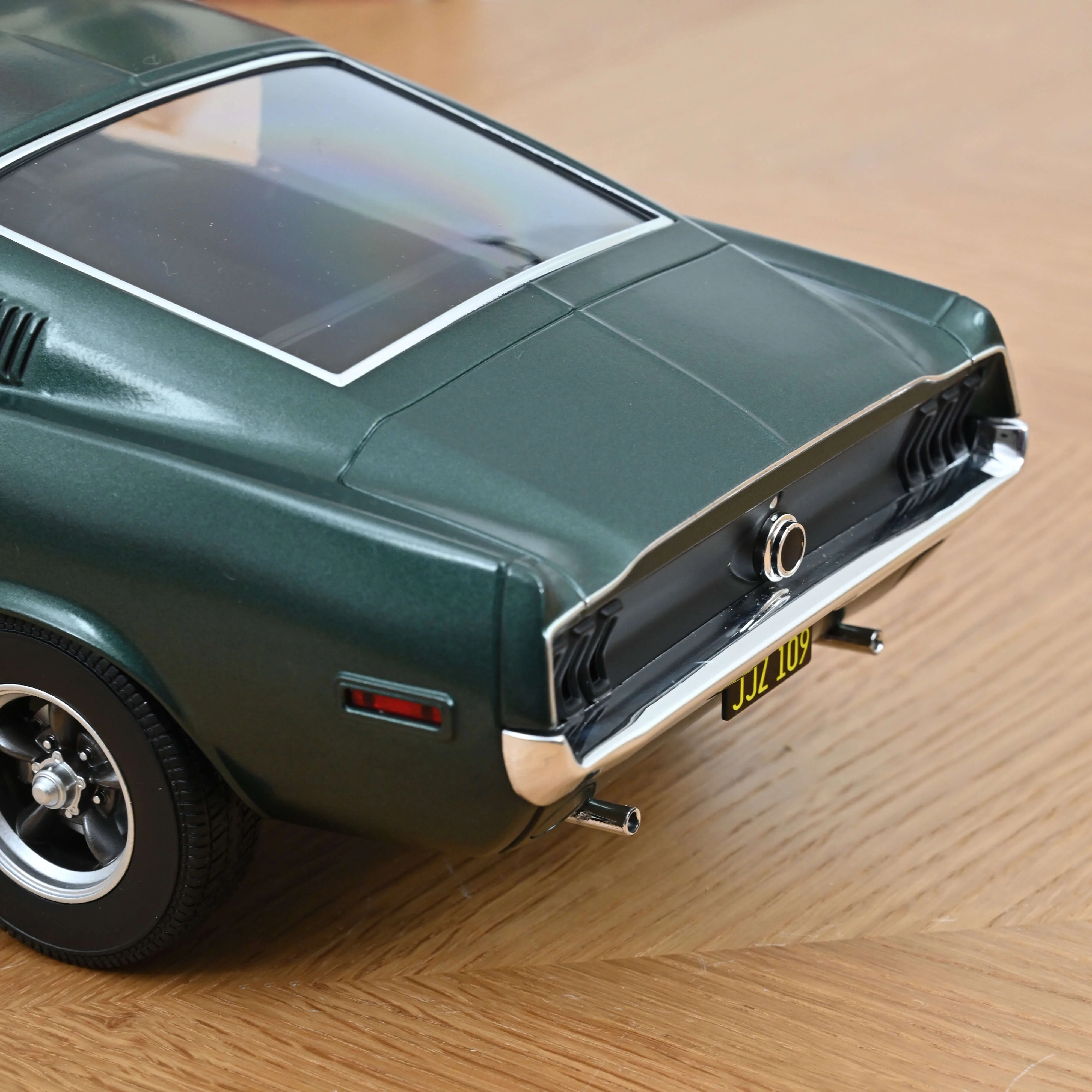 Ford Mustang Fastback 1968 Vert Satin métallisé 1/12 - Image 4