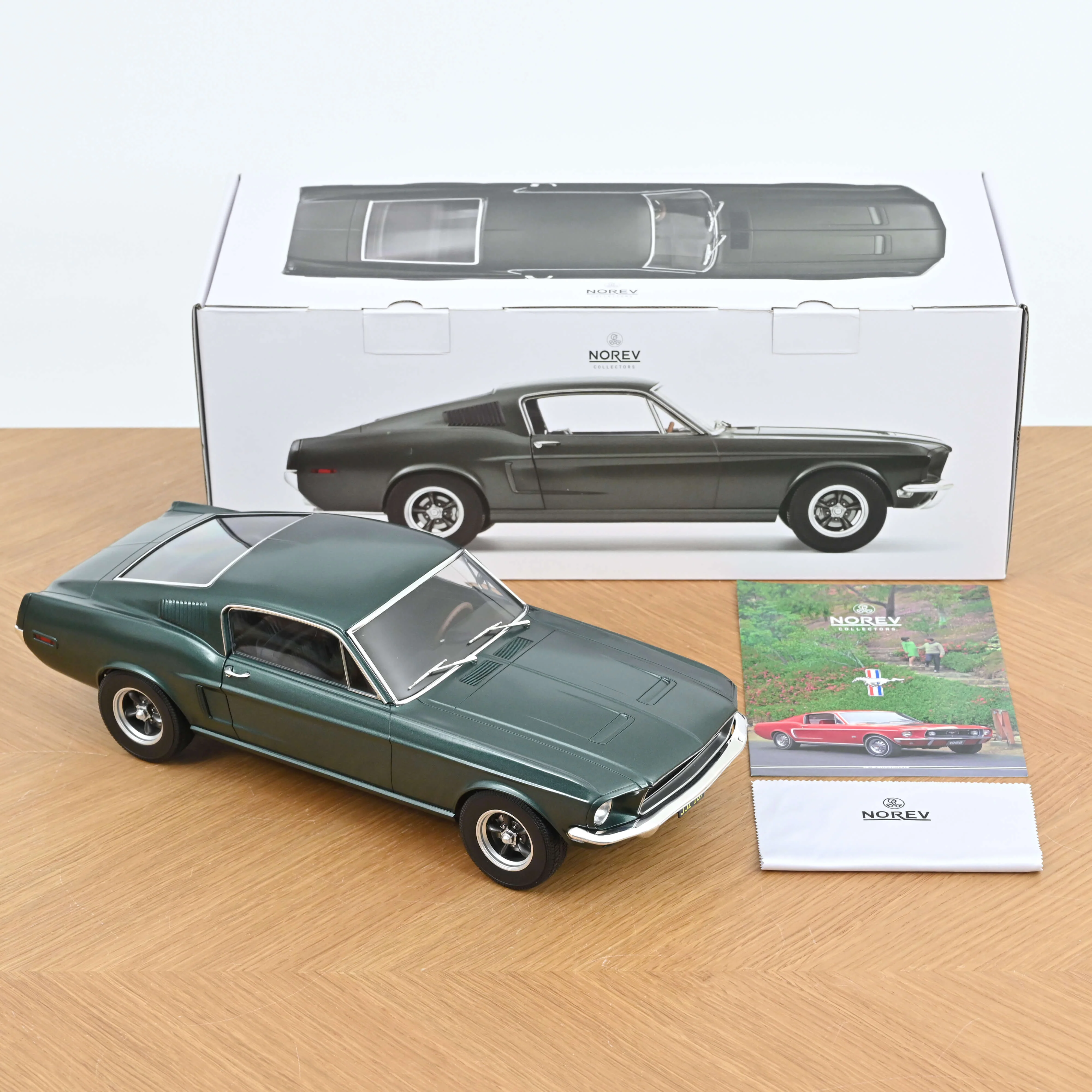 Ford Mustang Fastback 1968 Vert Satin métallisé 1/12 - Image 5