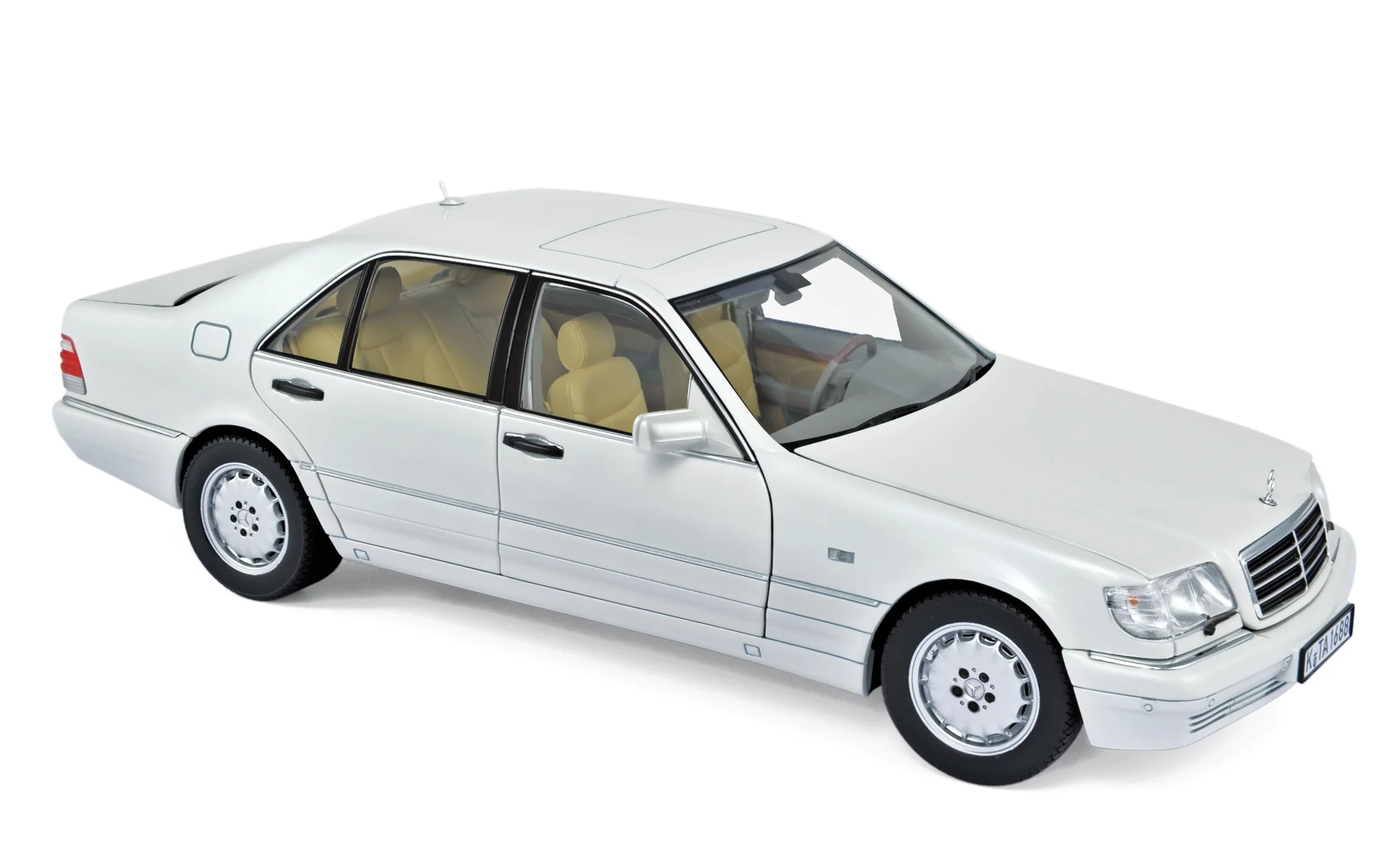 Mercedes-Benz S320 1997 Blanc métallisé 1/18