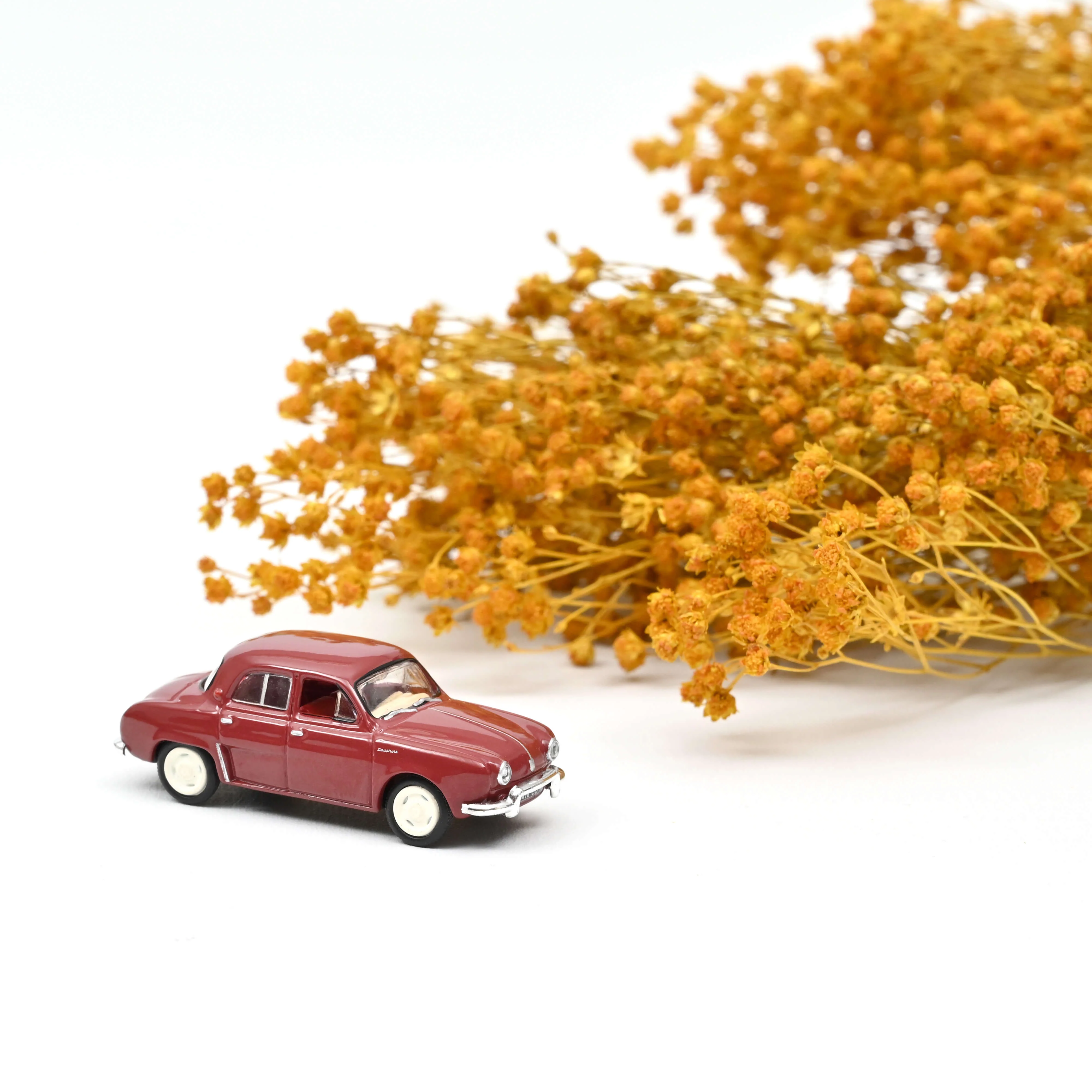 Renault Dauphine 1956 Rouge Garance 1/87