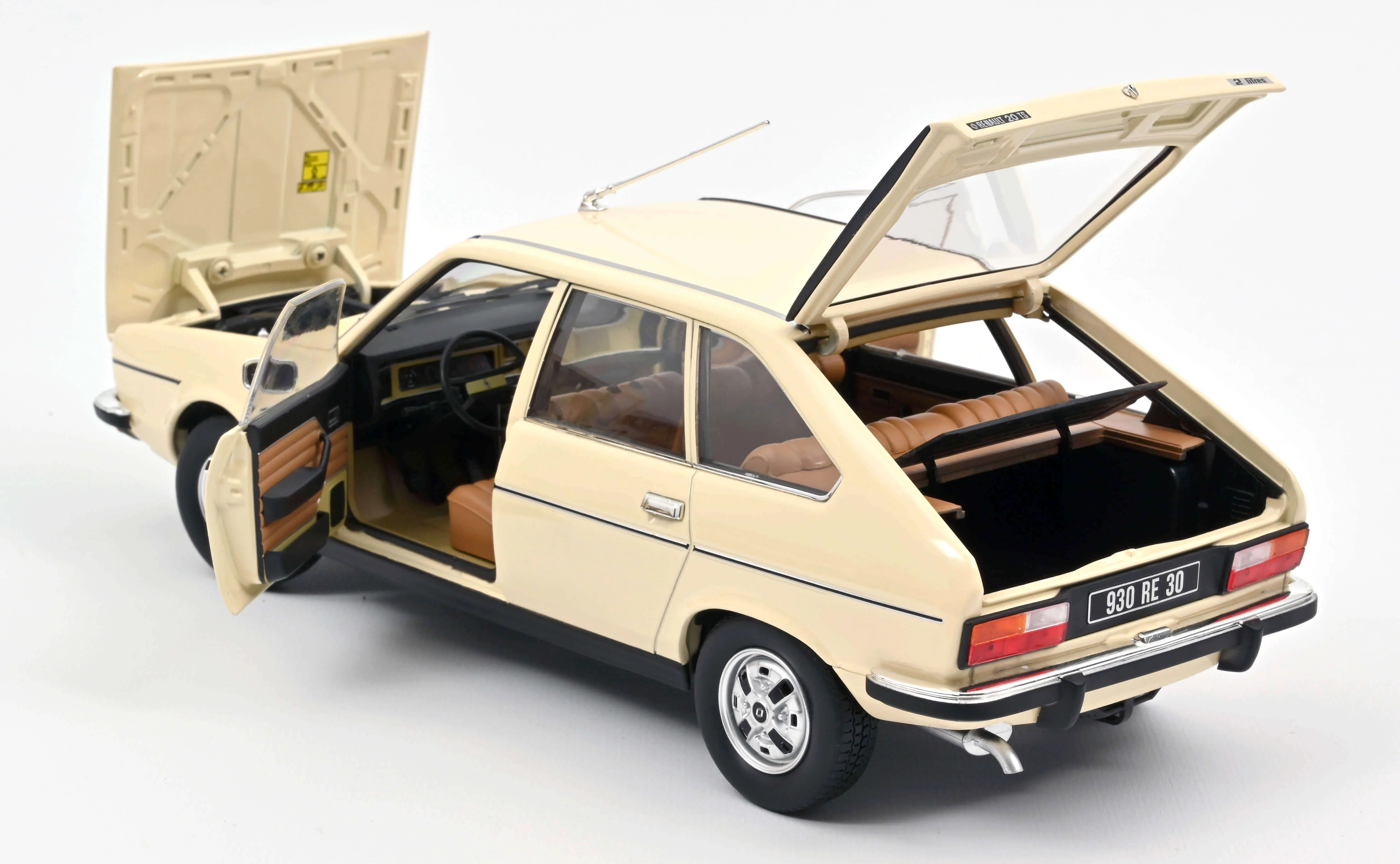 Renault 20 TS 1978 Beige 1/18 - Image 2