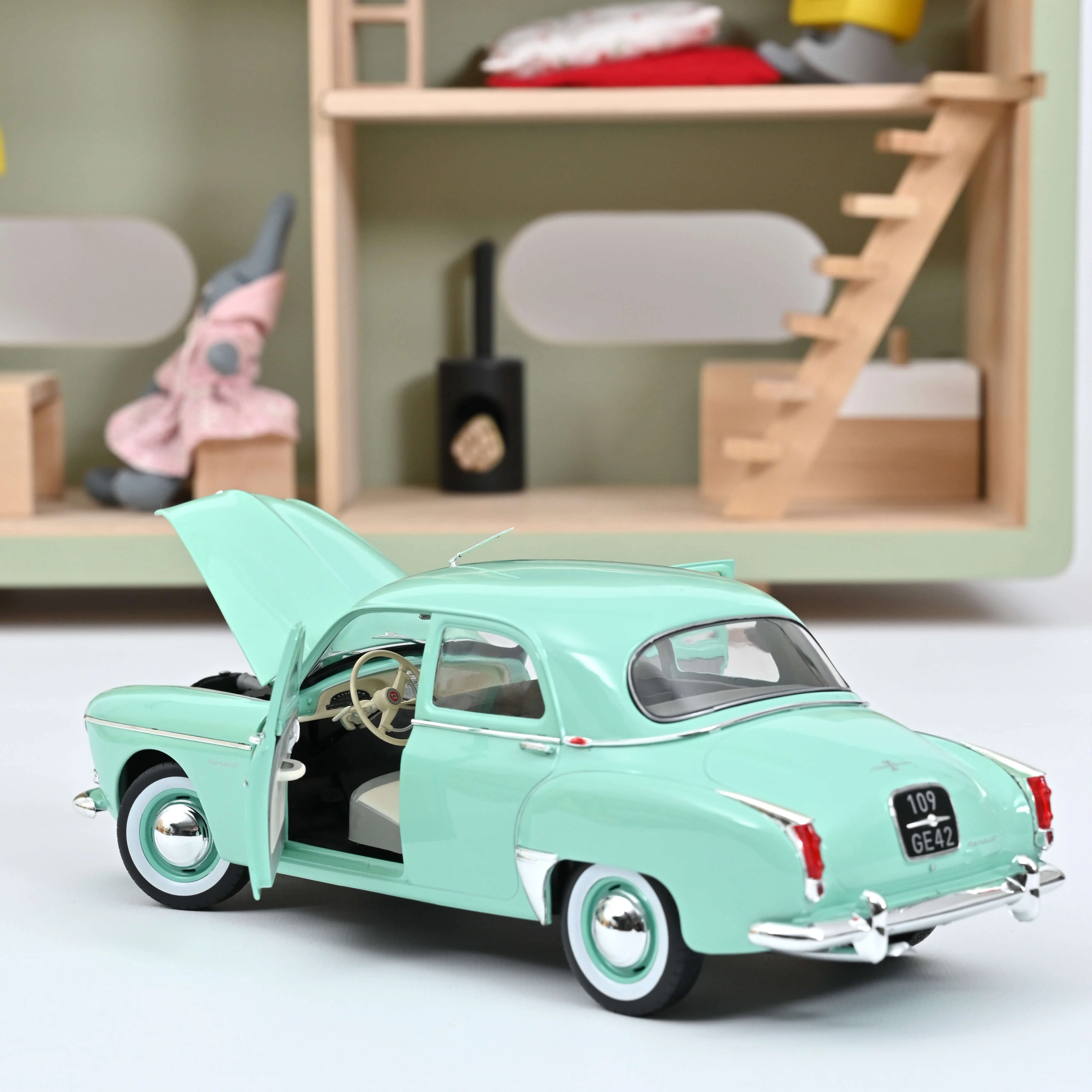 Renault Frégate 1959 Erin Vert 1/18 - Image 2