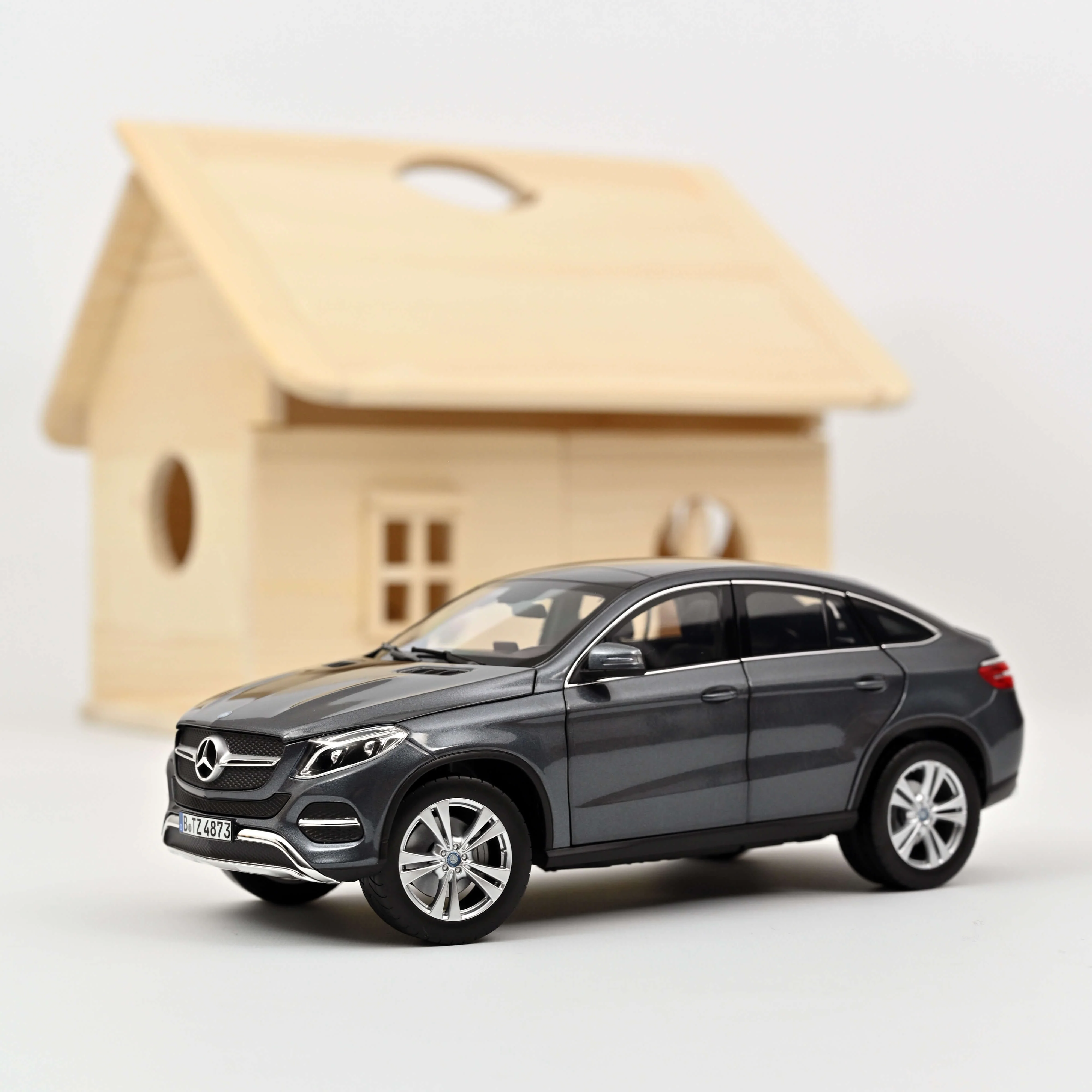 Mercedes-Benz GLE Coupé 2015 Gris métallisé 1/18