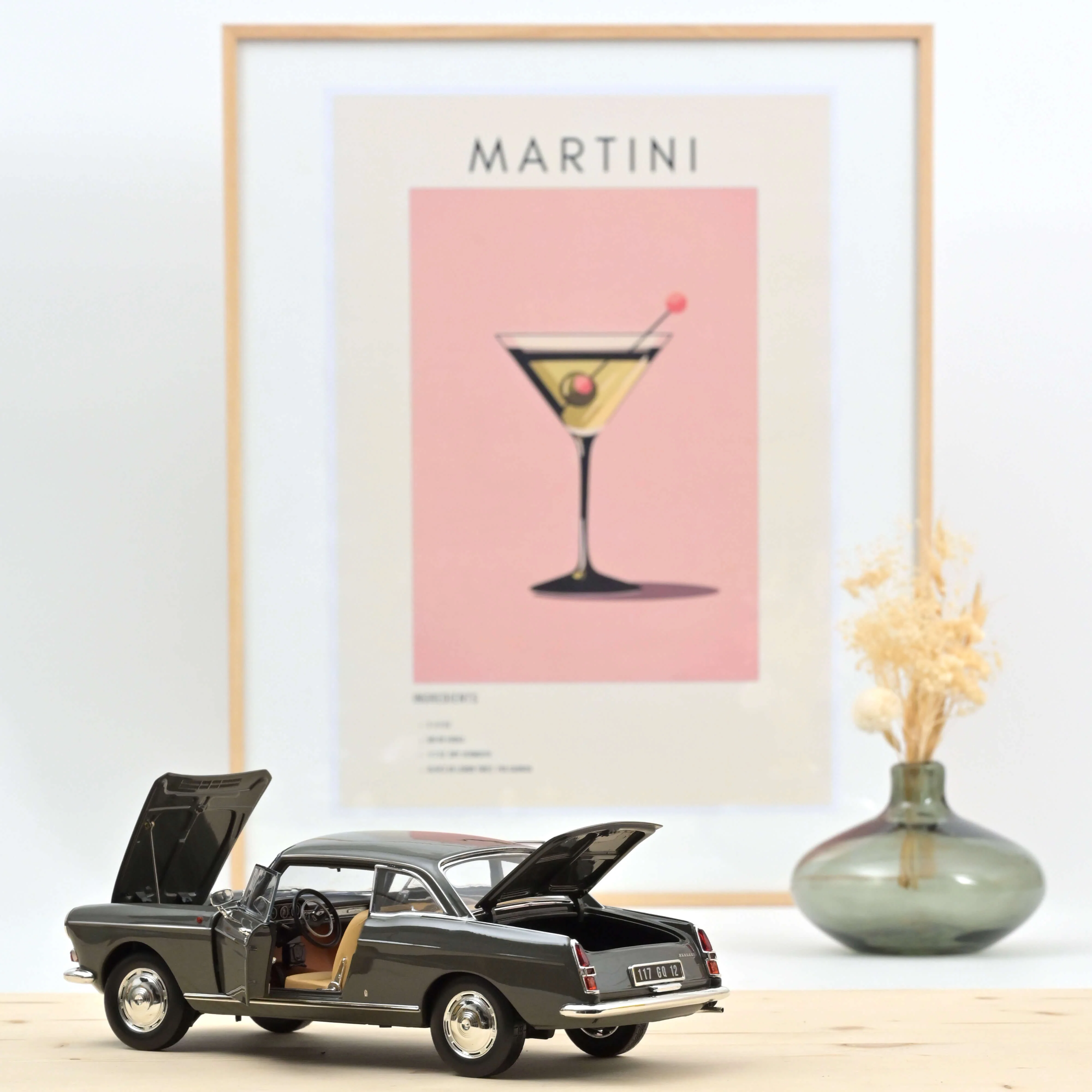 Peugeot 404 Coupé 1967 Gris Graphite 1/18 - Image 2