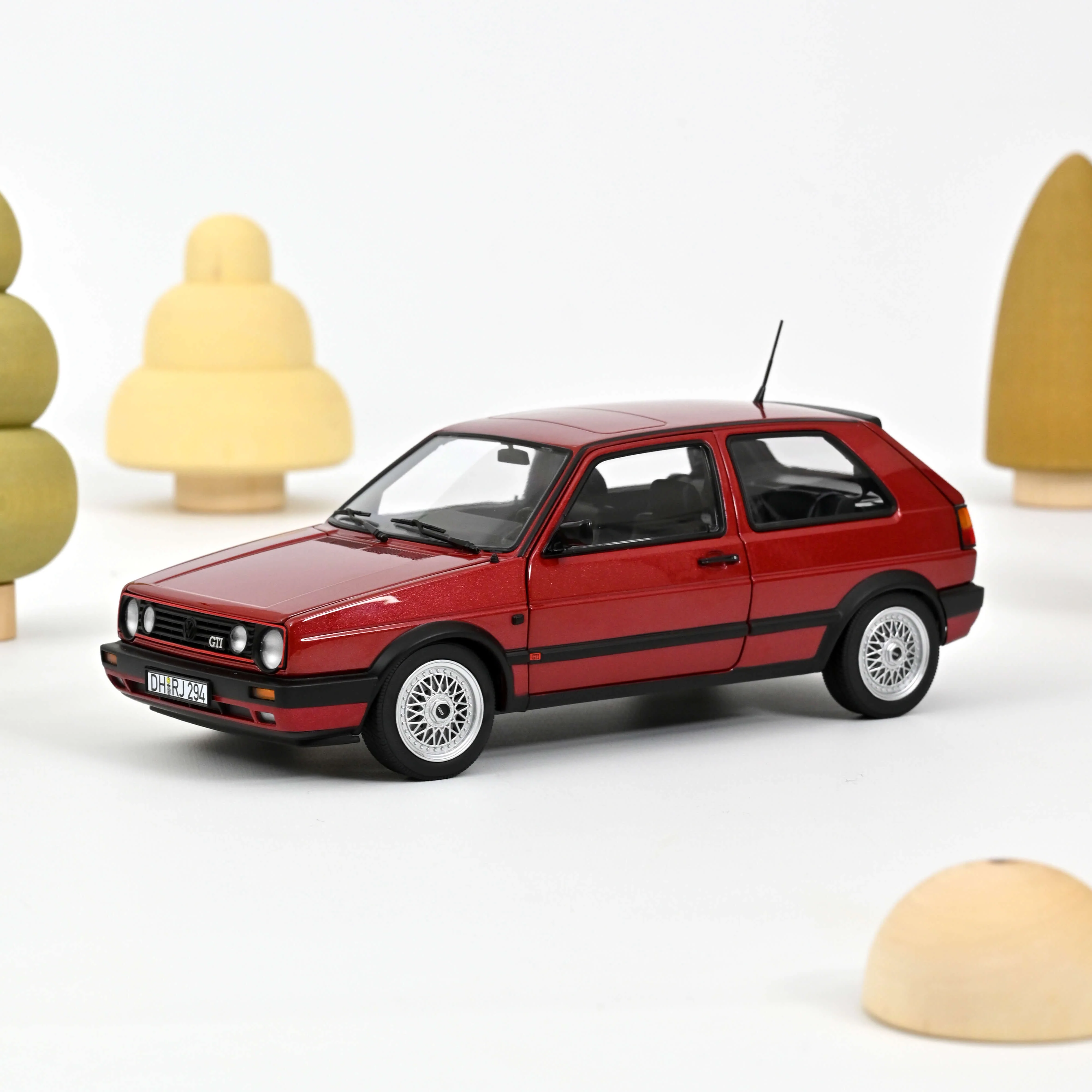 VW Golf GTI 1990 Rouge métallisé 1/18