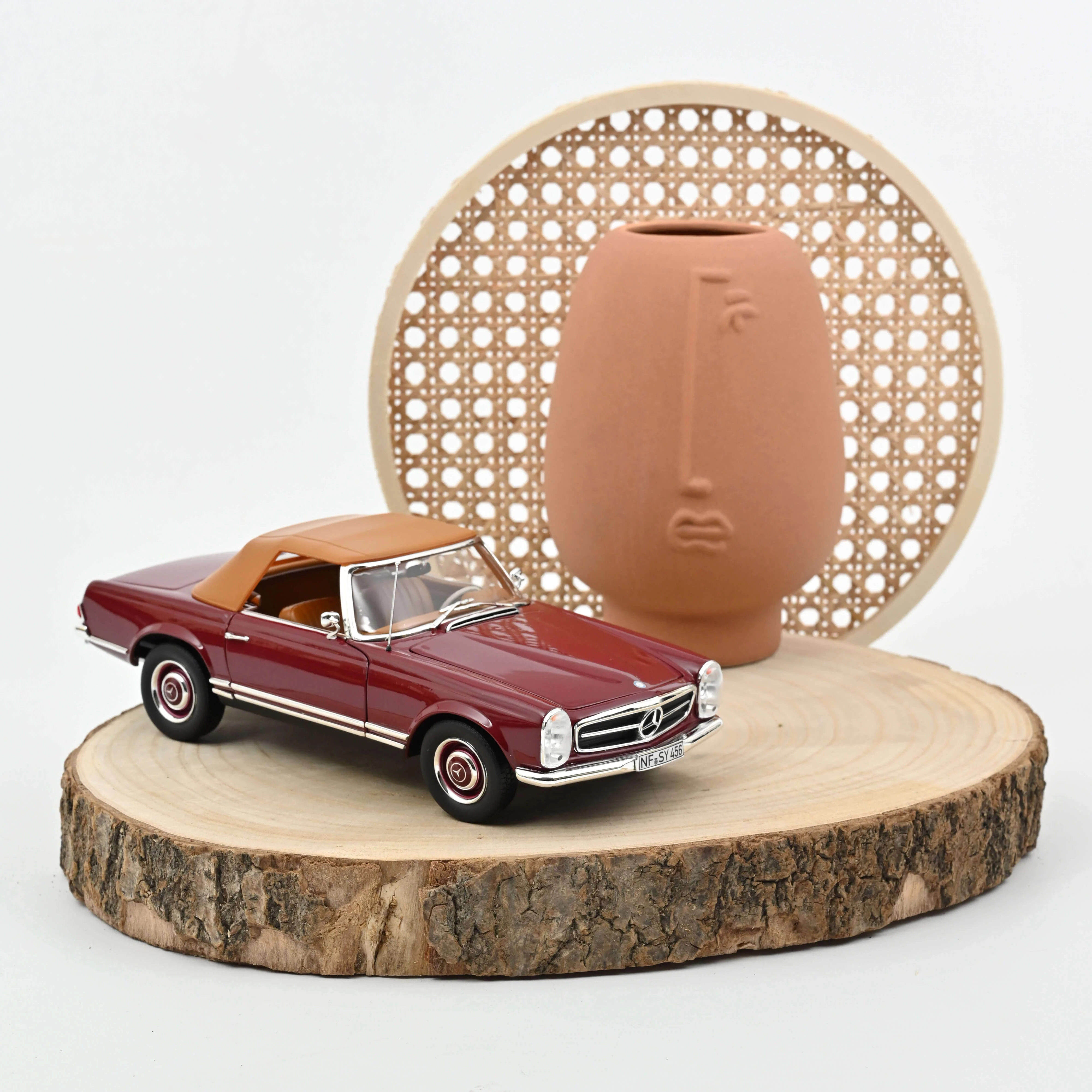 Mercedes-Benz 230 SL 1963 Rouge foncé 1/18 - Image 2