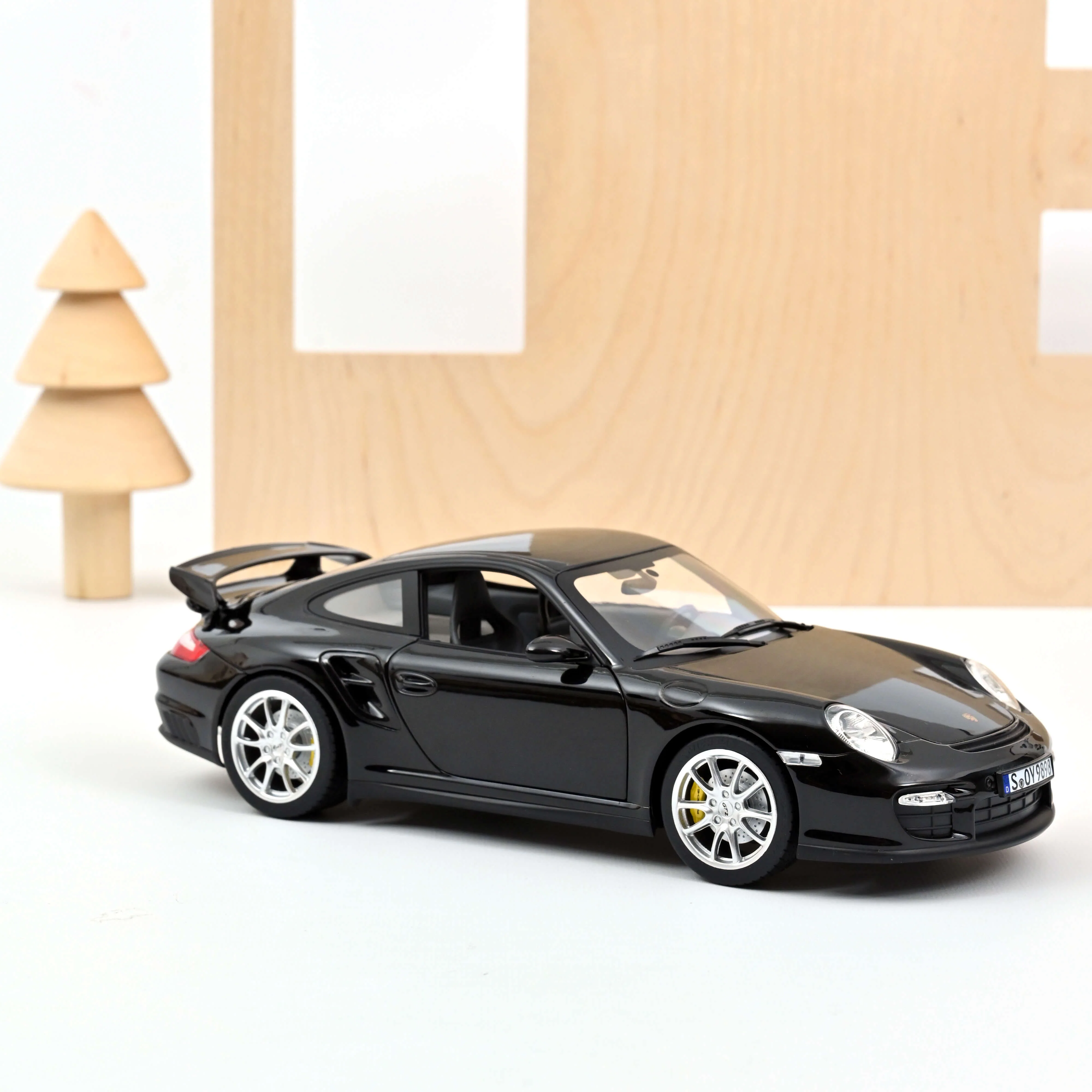 Porsche 911 GT2 2010 Noir 1/18
