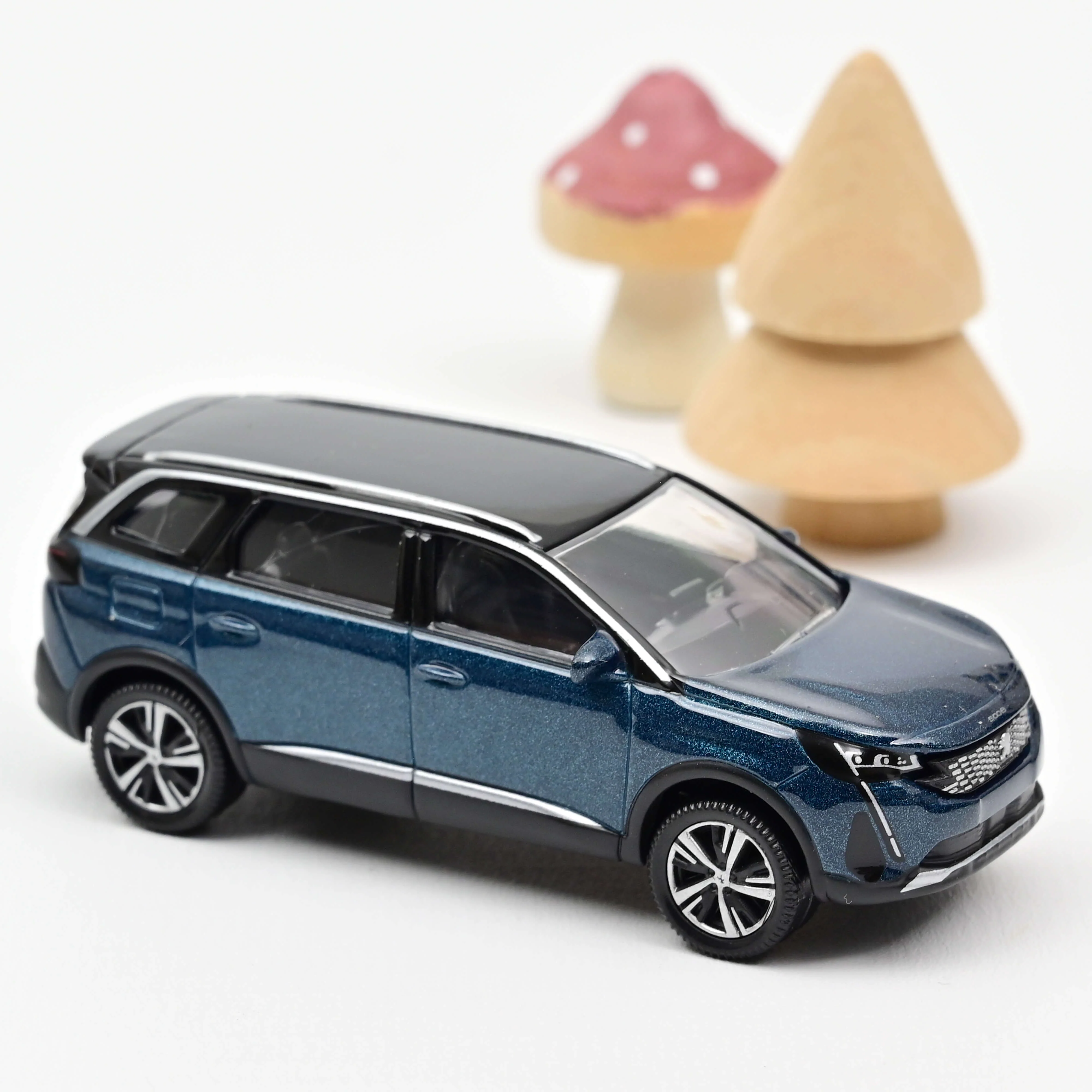 Peugeot 5008 2020 Célèbes Bleu 1/64