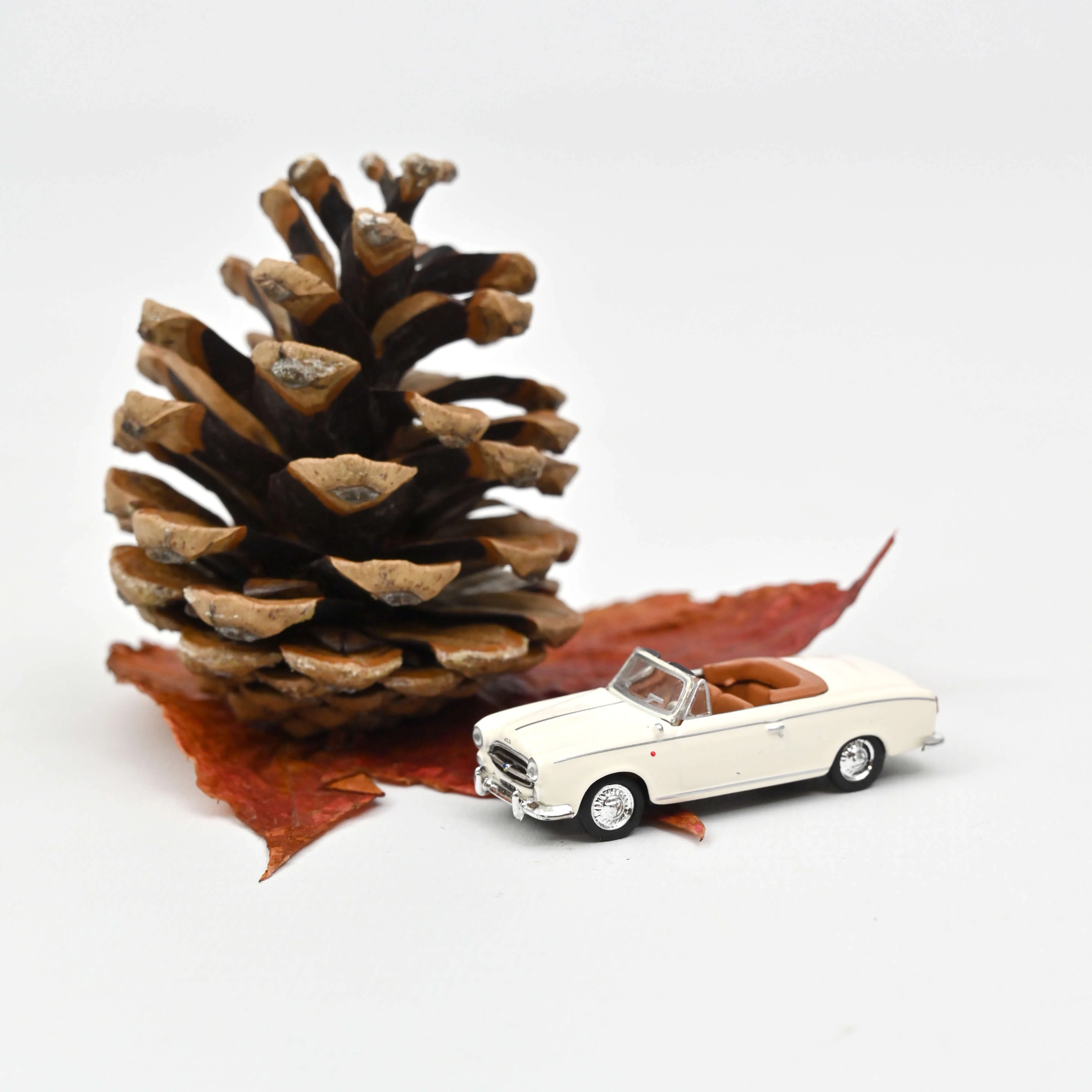 Peugeot 403 Cabriolet 1957 Ivoire 1/87