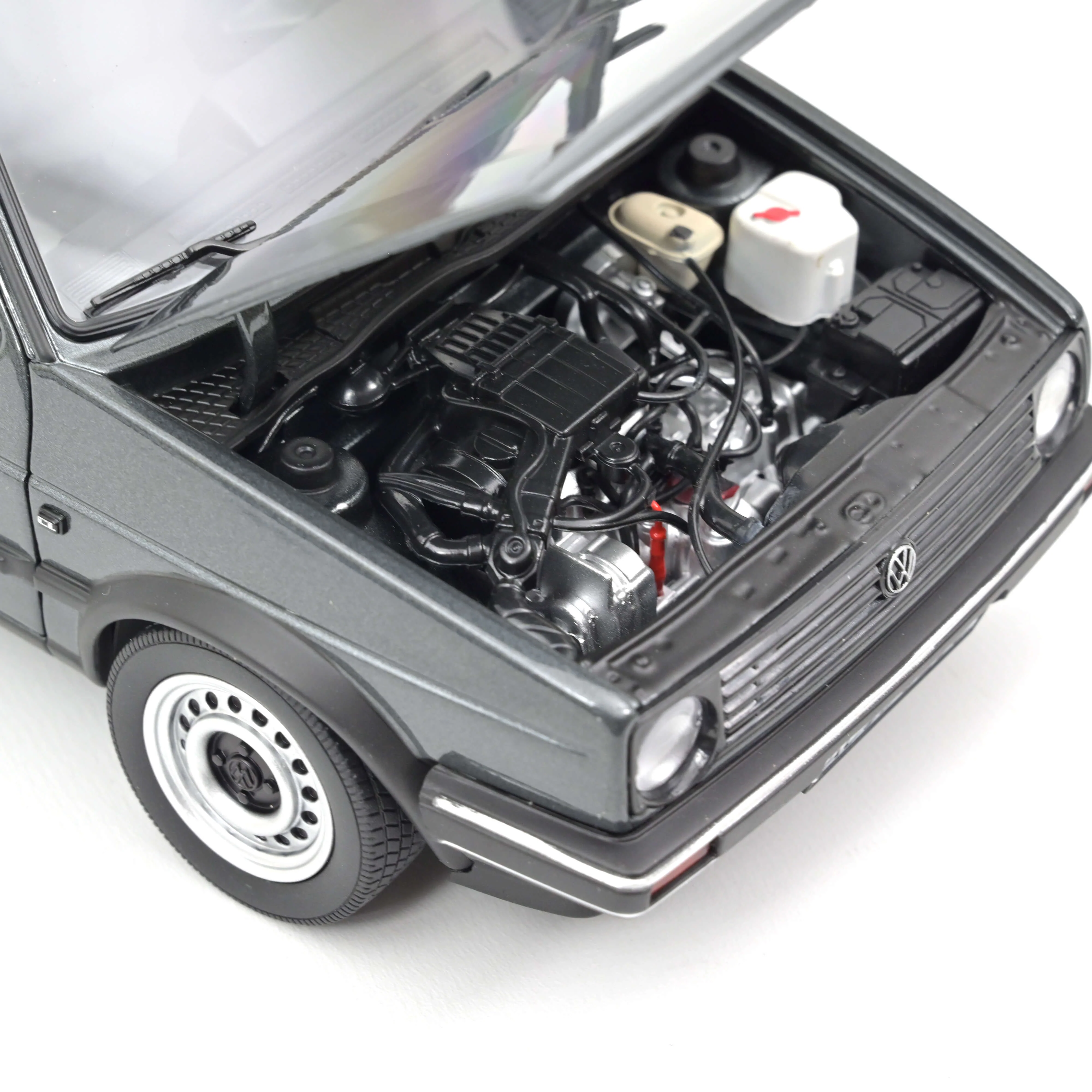 VW Golf CL 1988 Gris métallisé 1/18 - Image 3