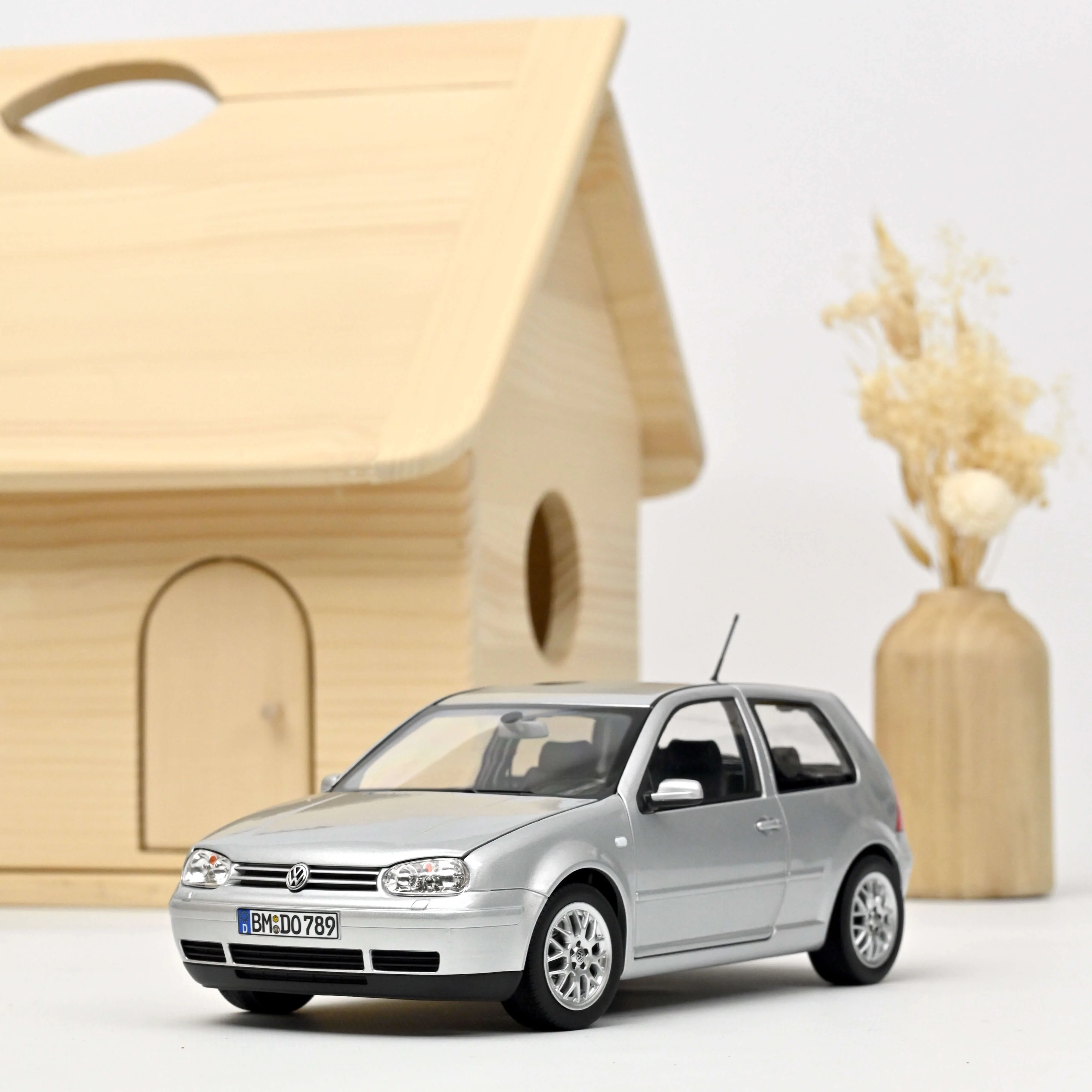 VW Golf GTI 1998 Argent 1/18
