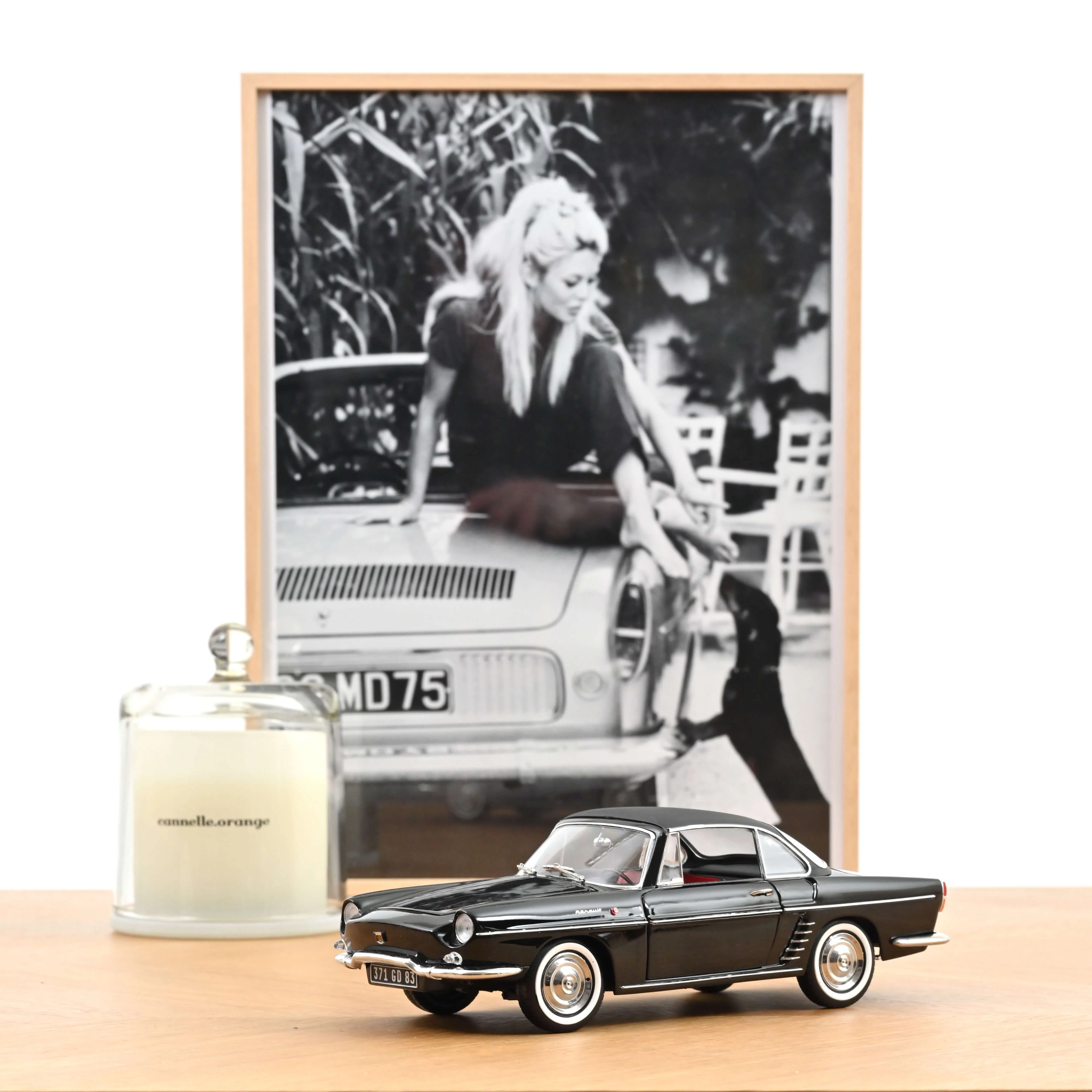 Renault Floride 1961 Noir 1/18 - Image 2