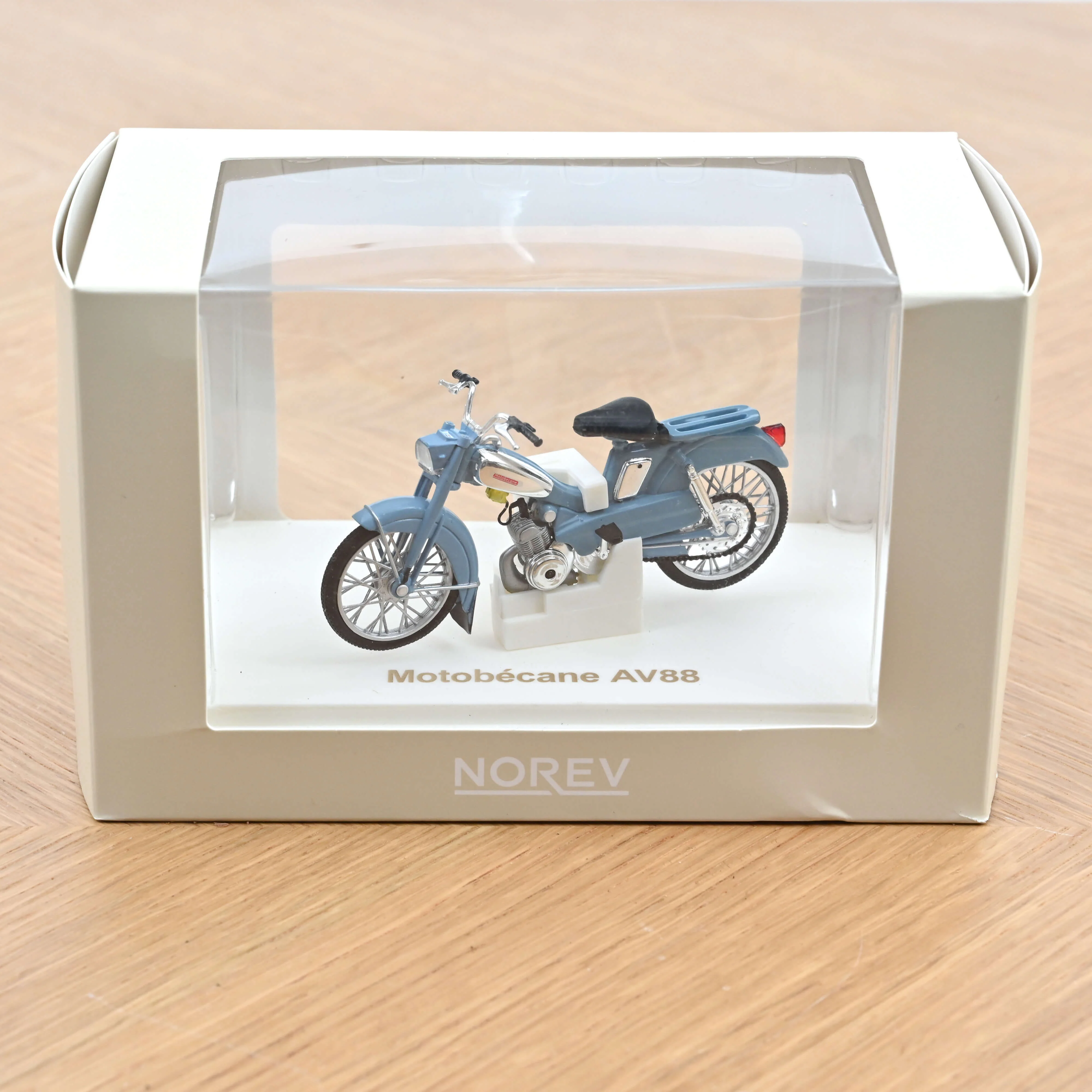 Motobécane AV88 1976 Bleu 1/18 - Image 2