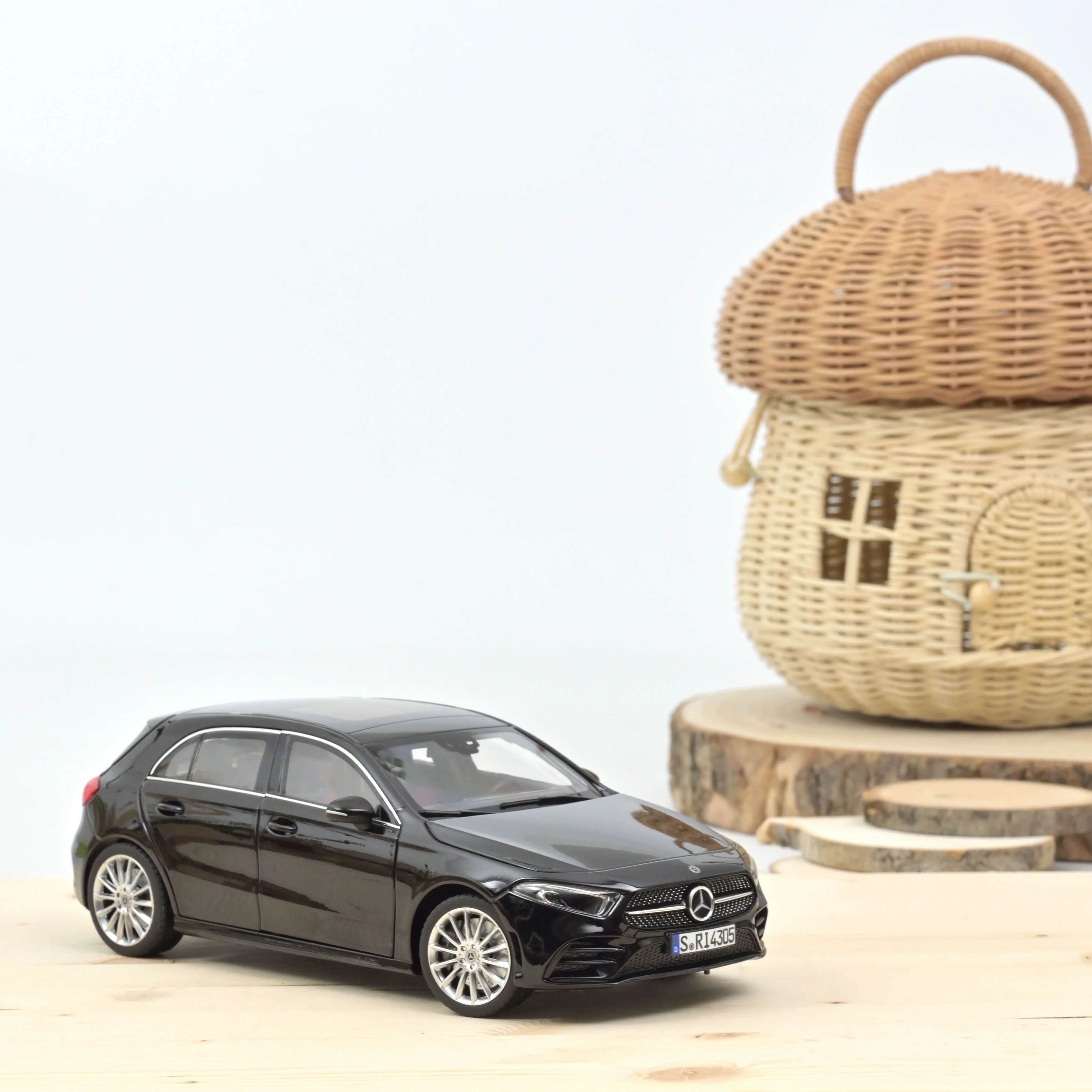 Miniature 1