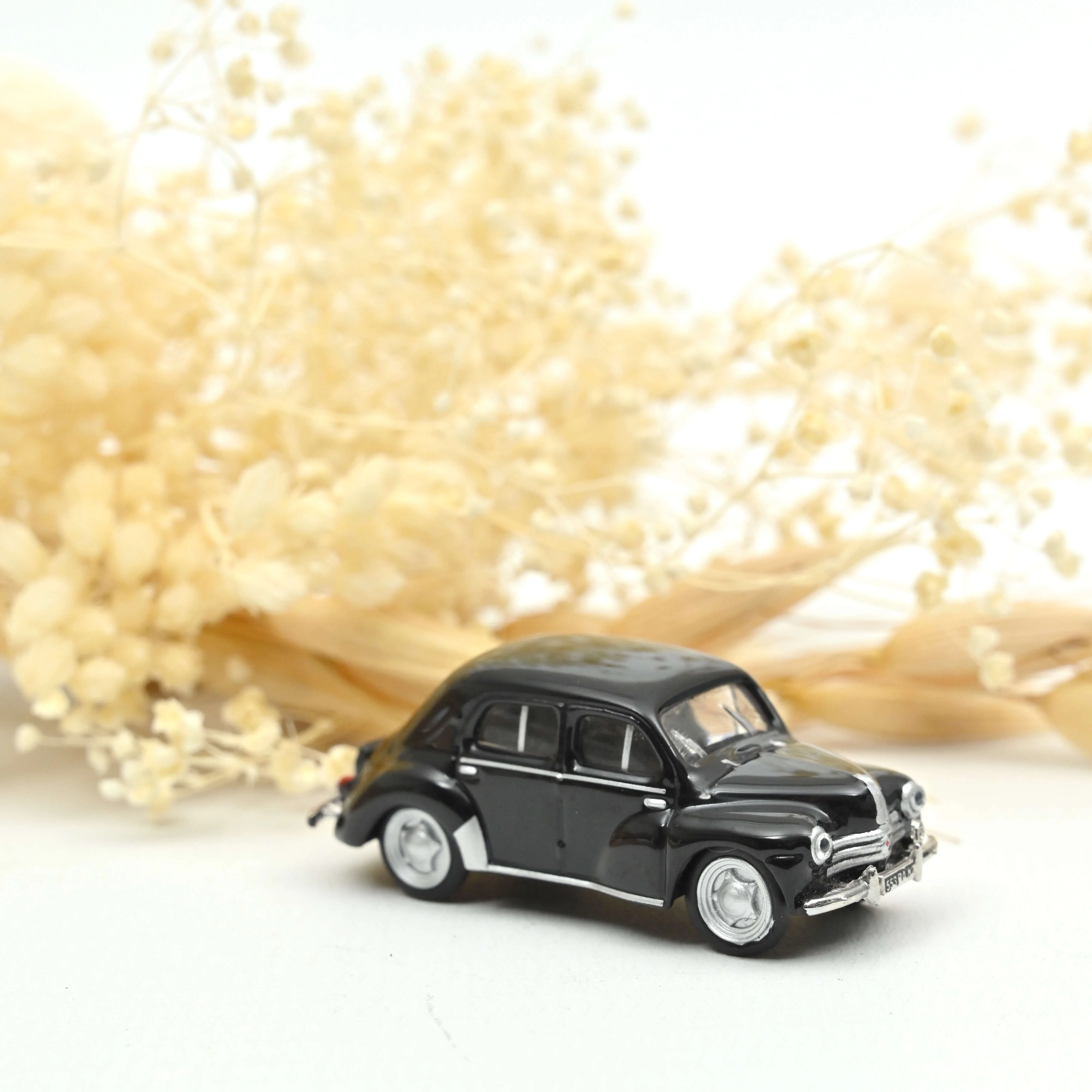 Renault 4CV 1955 Noir 1/87
