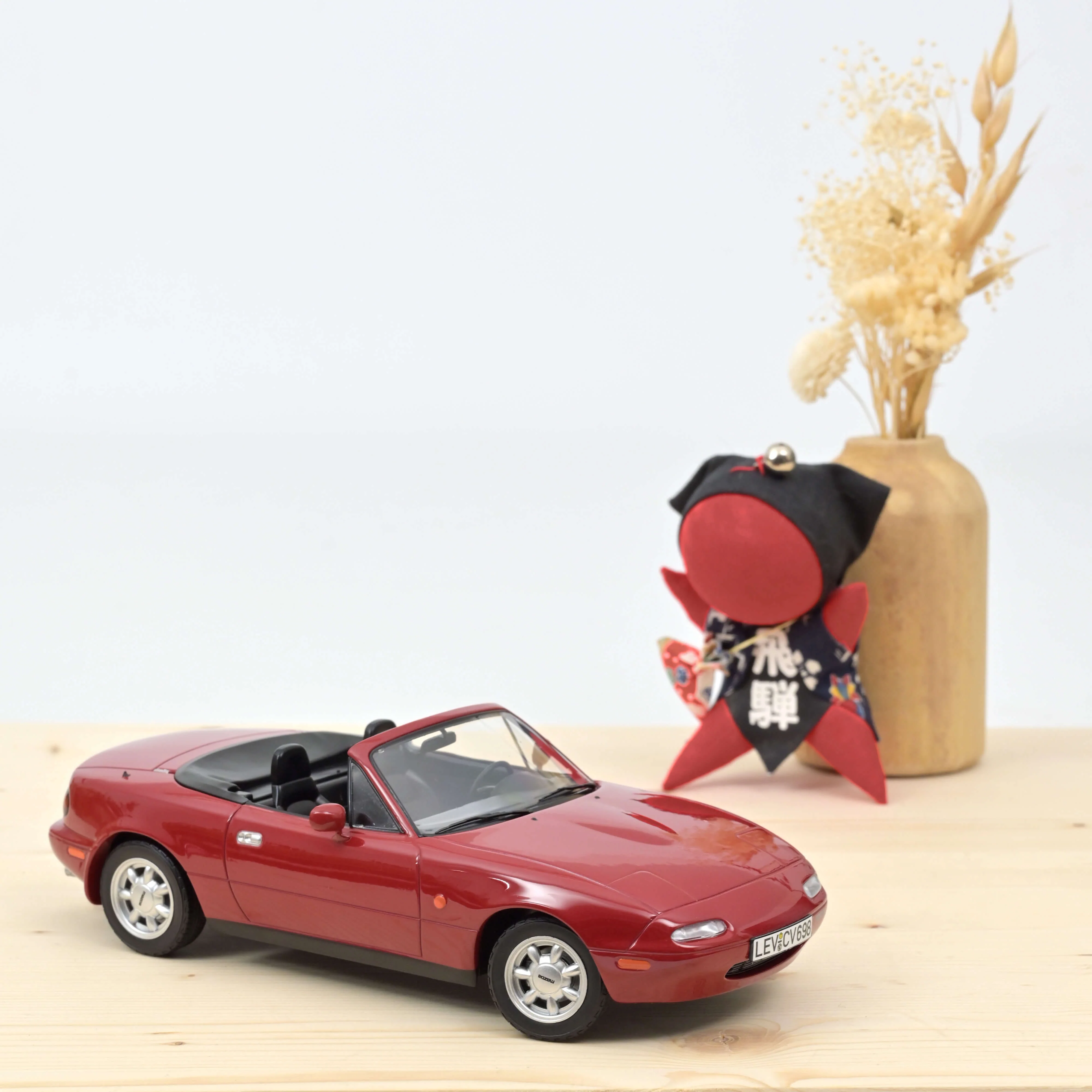Mazda MX-5 1989 Rouge 1/18 - Image 2