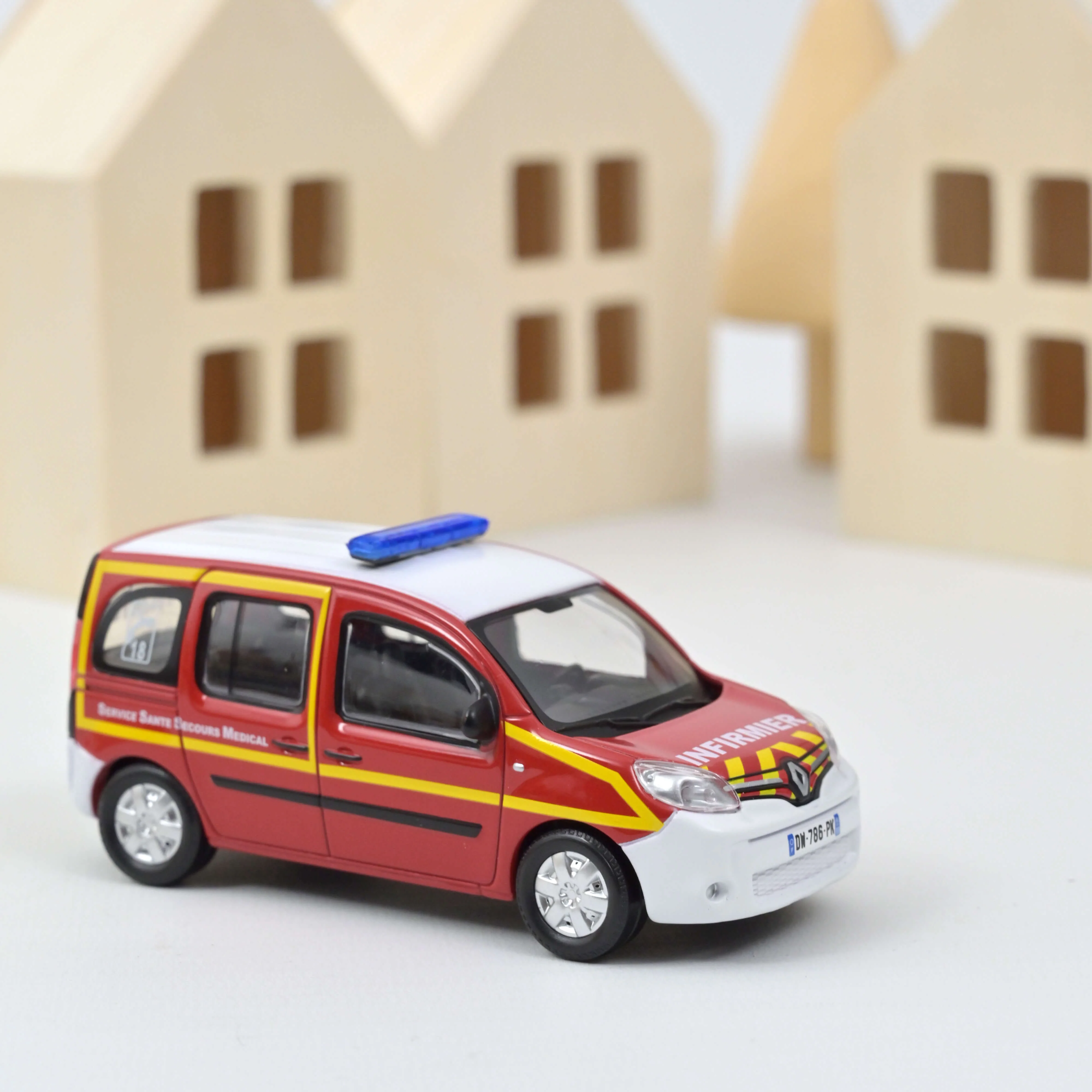 Renault Kangoo 2013 Pompiers - Infirmier SSSM 1/43
