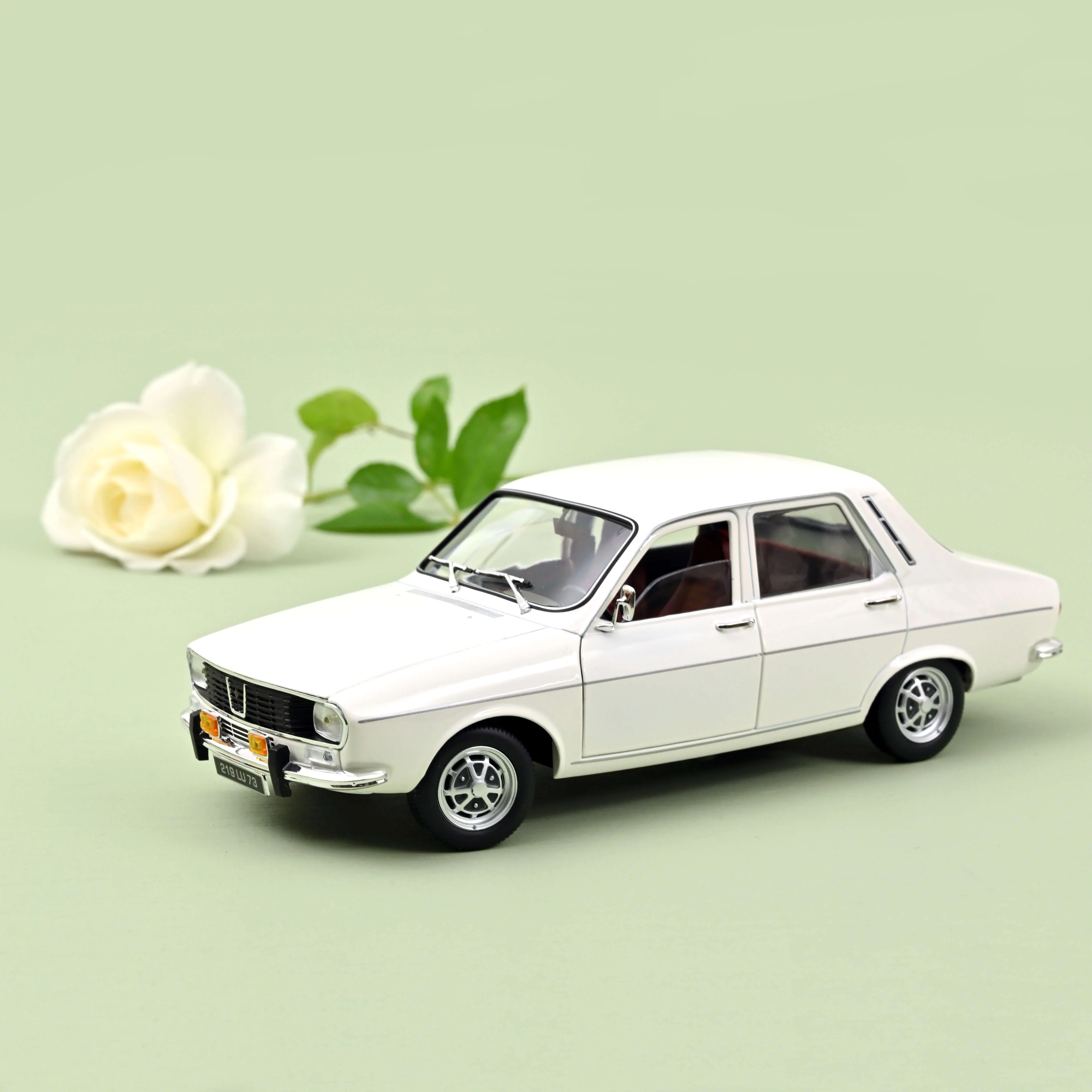 Renault 12 TS 1973 Blanc 1/18 - 200pcs