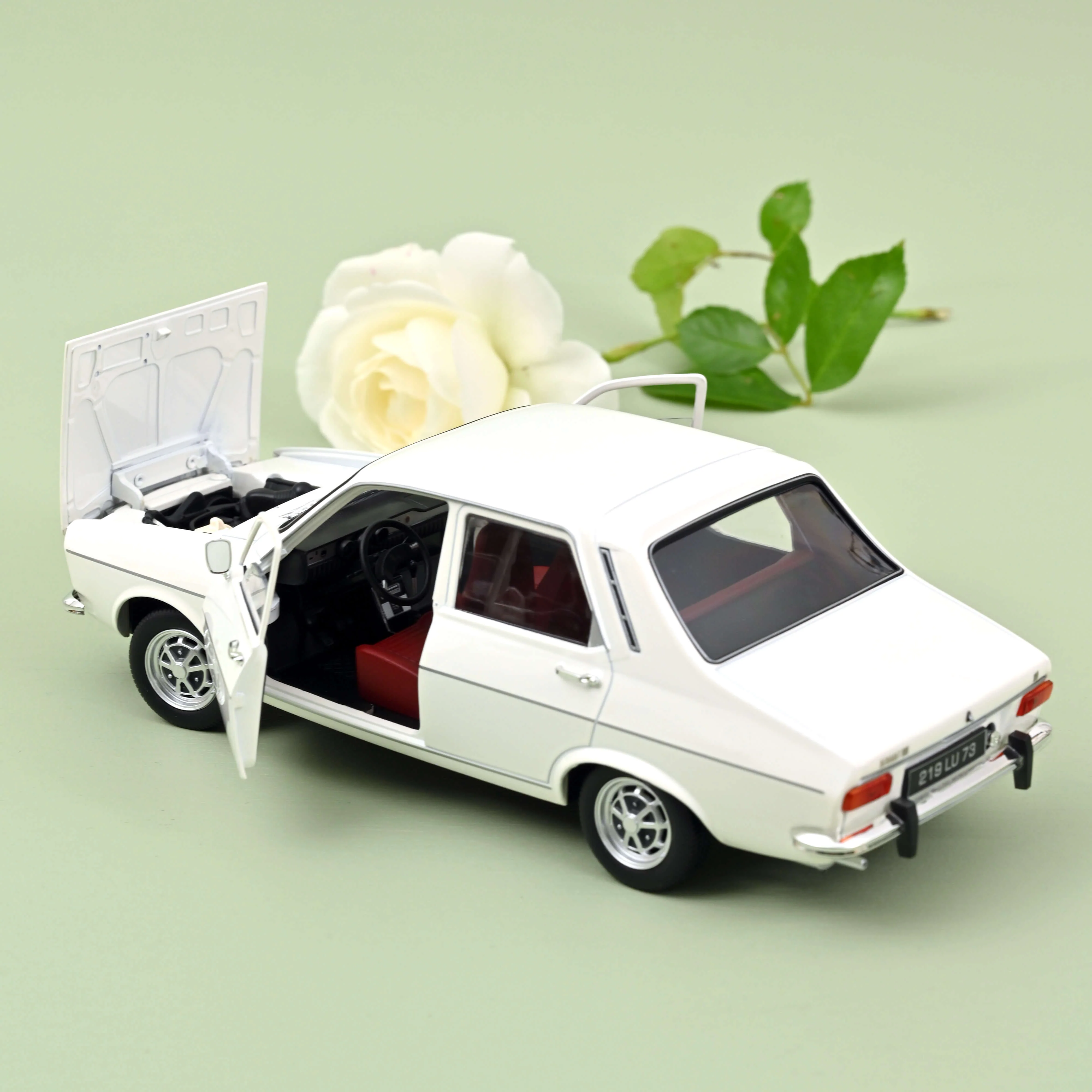 Renault 12 TS 1973 Blanc 1/18 - 200pcs - Image 2