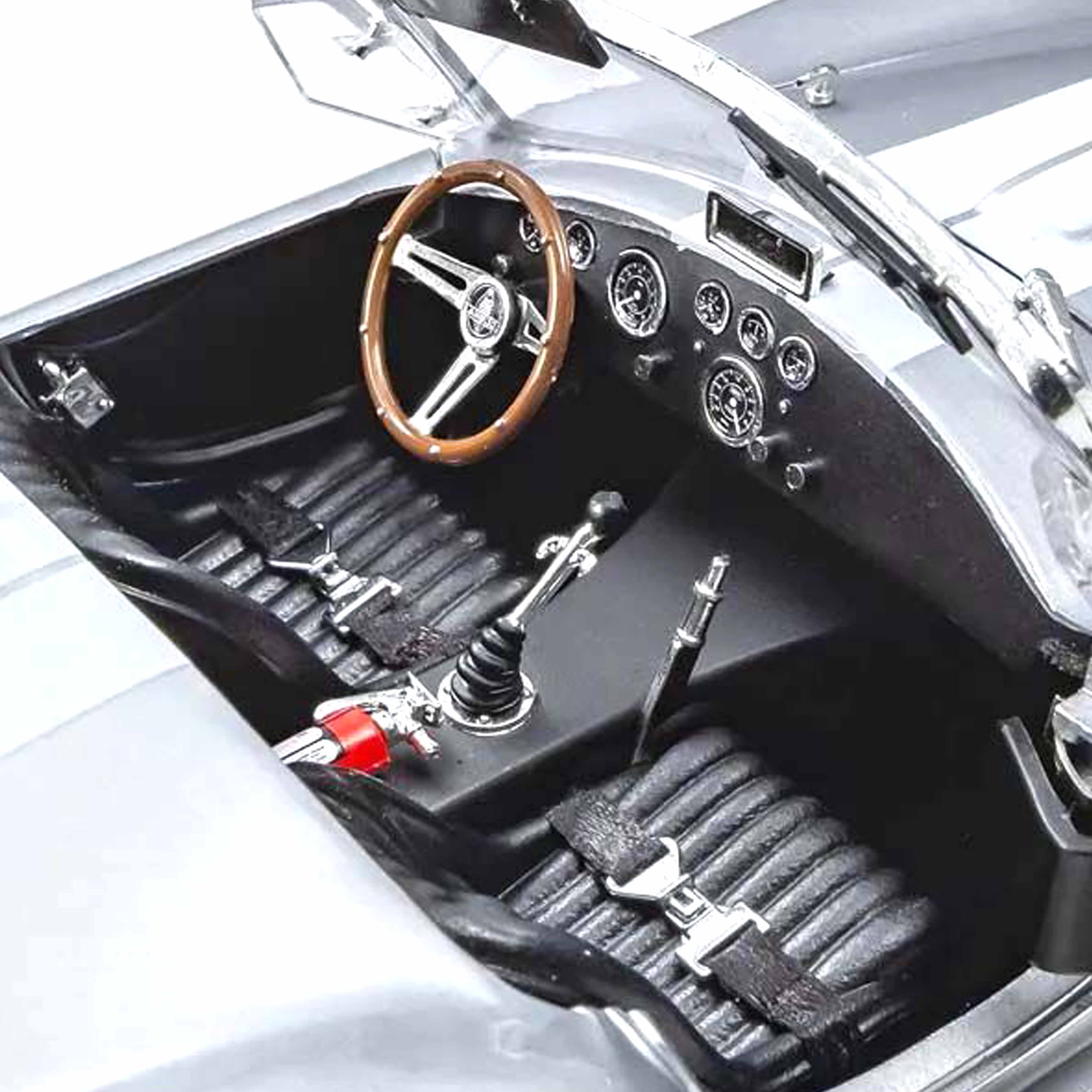 Shelby Cobra 427 S/C Argent/Blanc 1/18 - Image 7