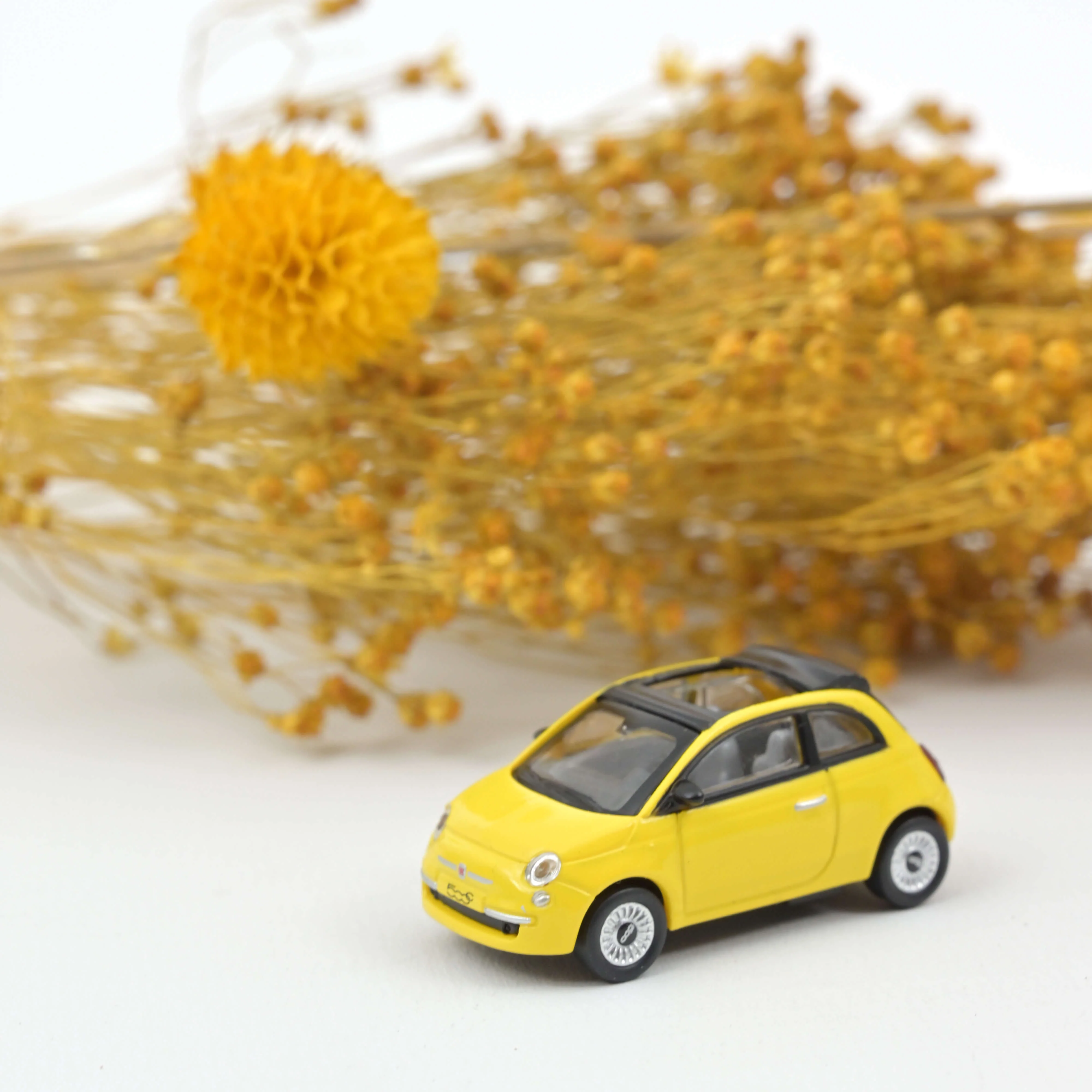 Fiat 500C 2009 Jaune 1/87