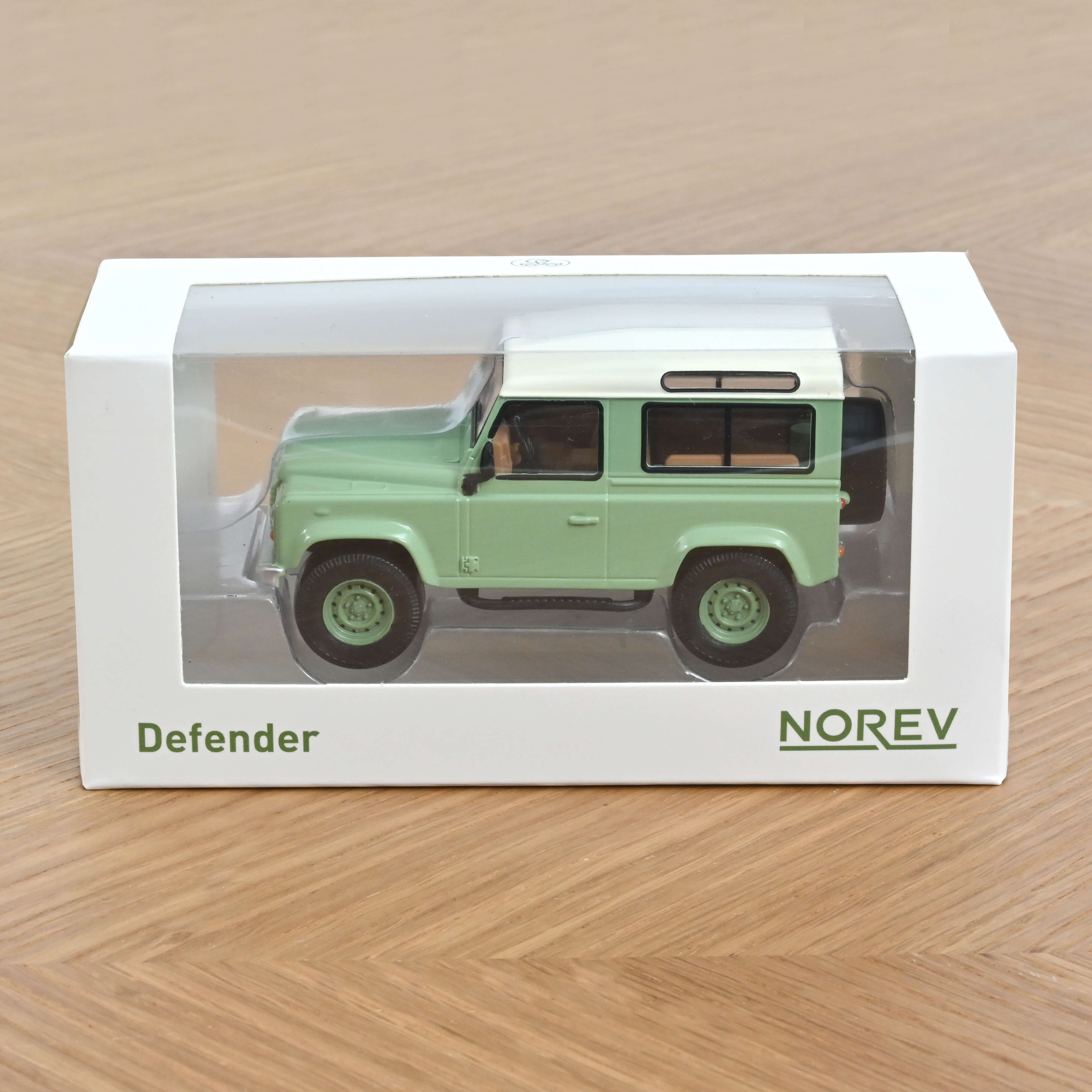 Land Rover Defender 1995 Vert/Blanc (Intérieur Marron) Jet-car 1/43 - Image 3