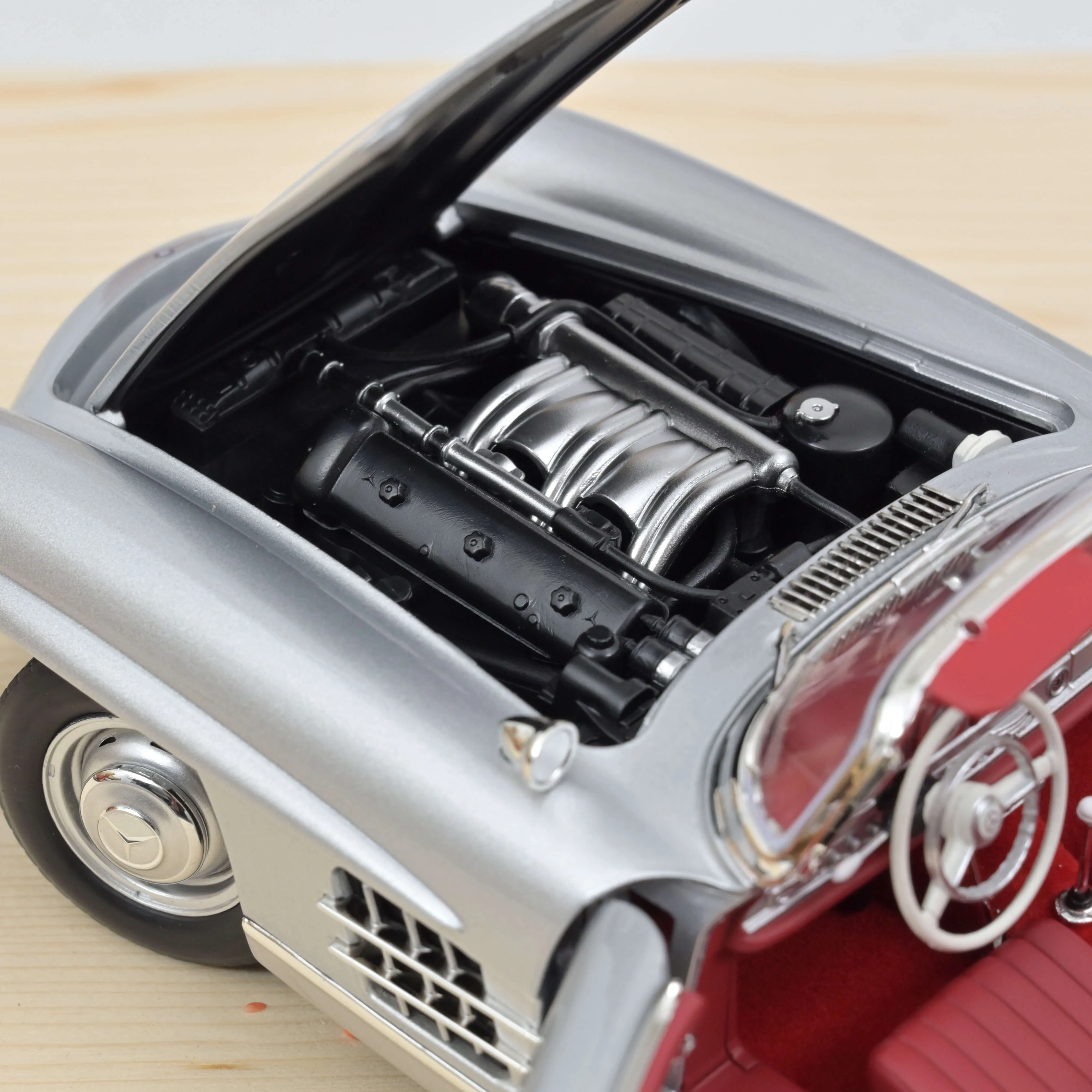 Mercedes-Benz 300 SL Roadster 1957 Argent 1/18 - Image 4