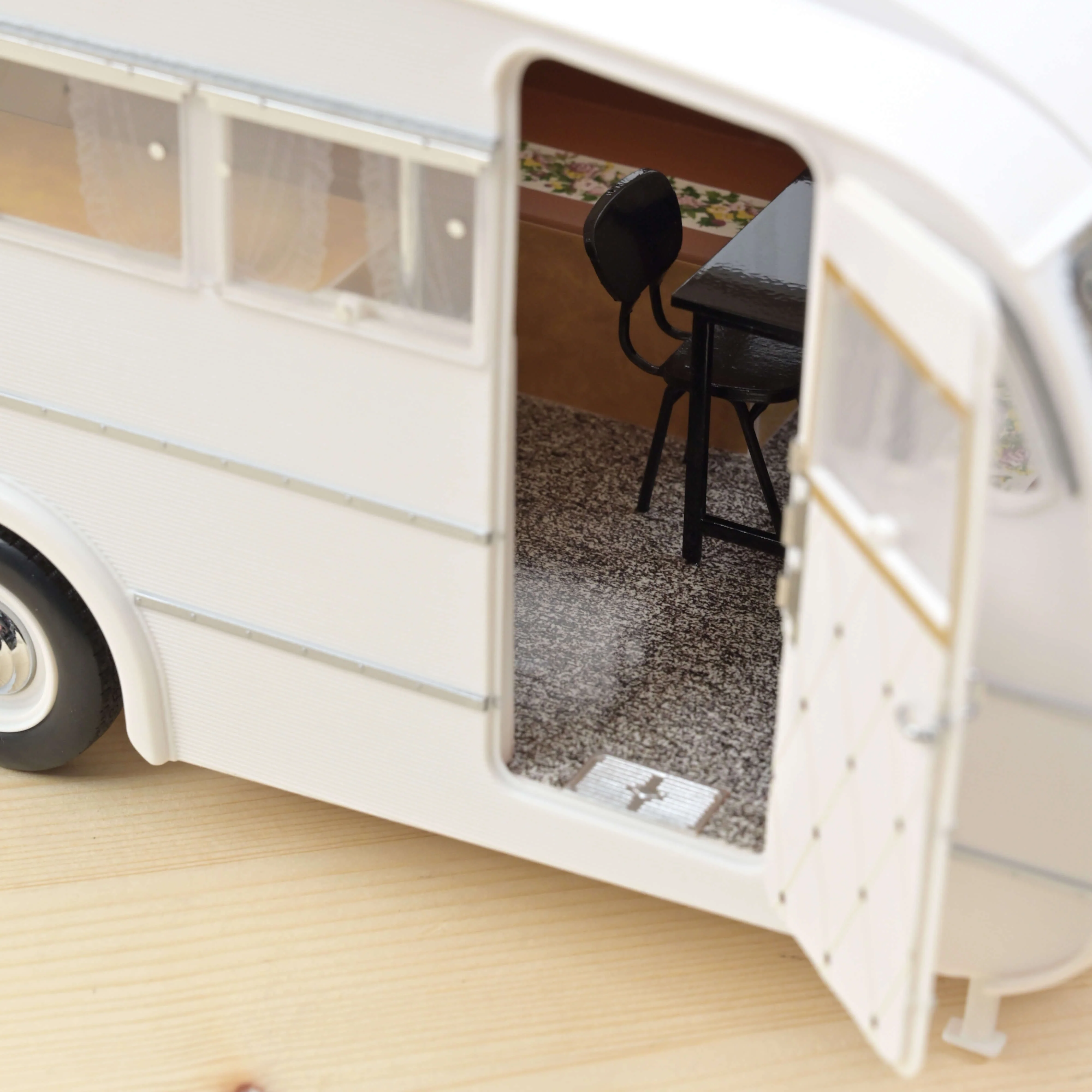 Peugeot 404 1965 Marron métallisé avec Caravane Hénon 1/18 - Image 10