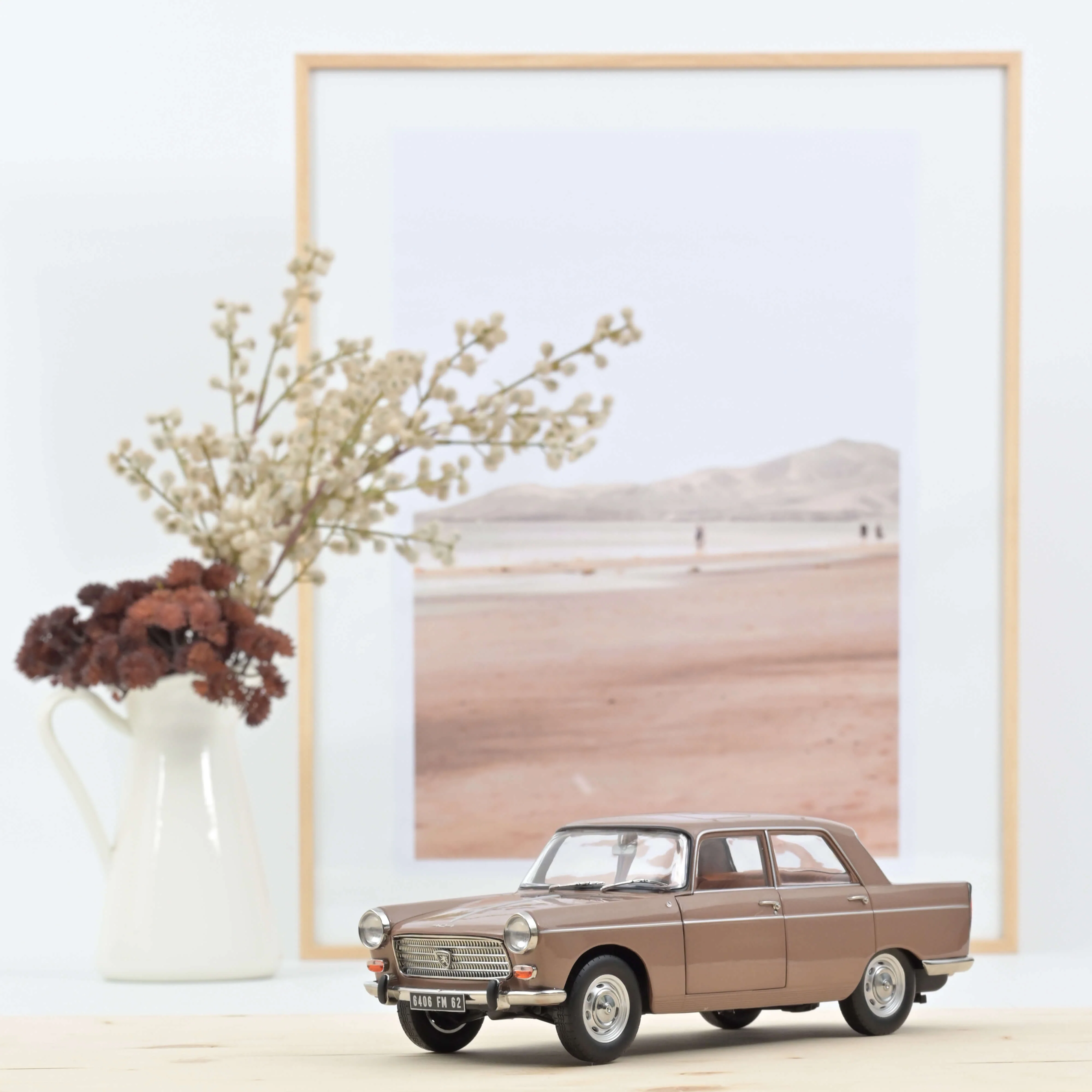 Peugeot 404 1965 Marron métallisé avec Caravane Hénon 1/18 - Image 5