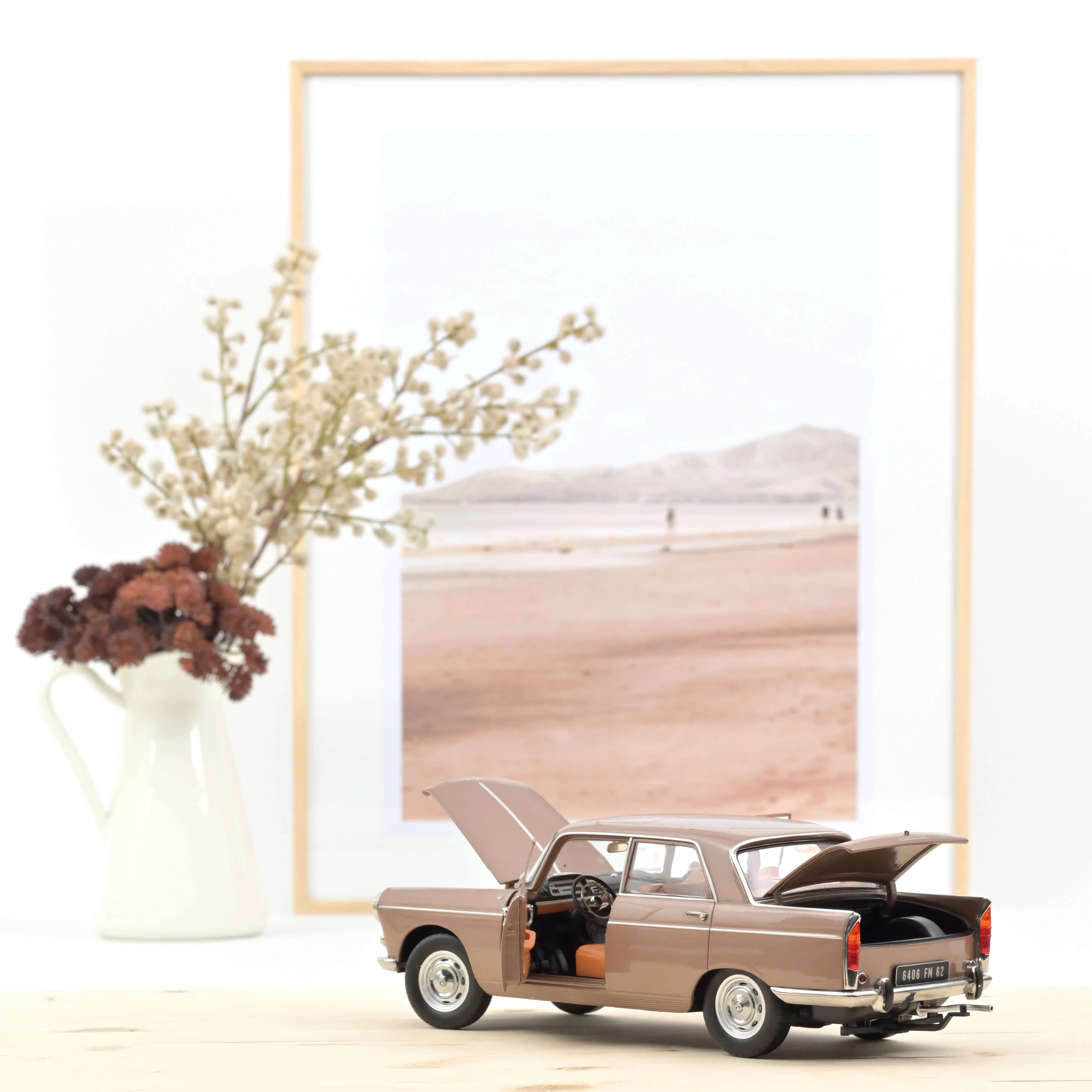 Peugeot 404 1965 Marron métallisé avec Caravane Hénon 1/18 - Image 6