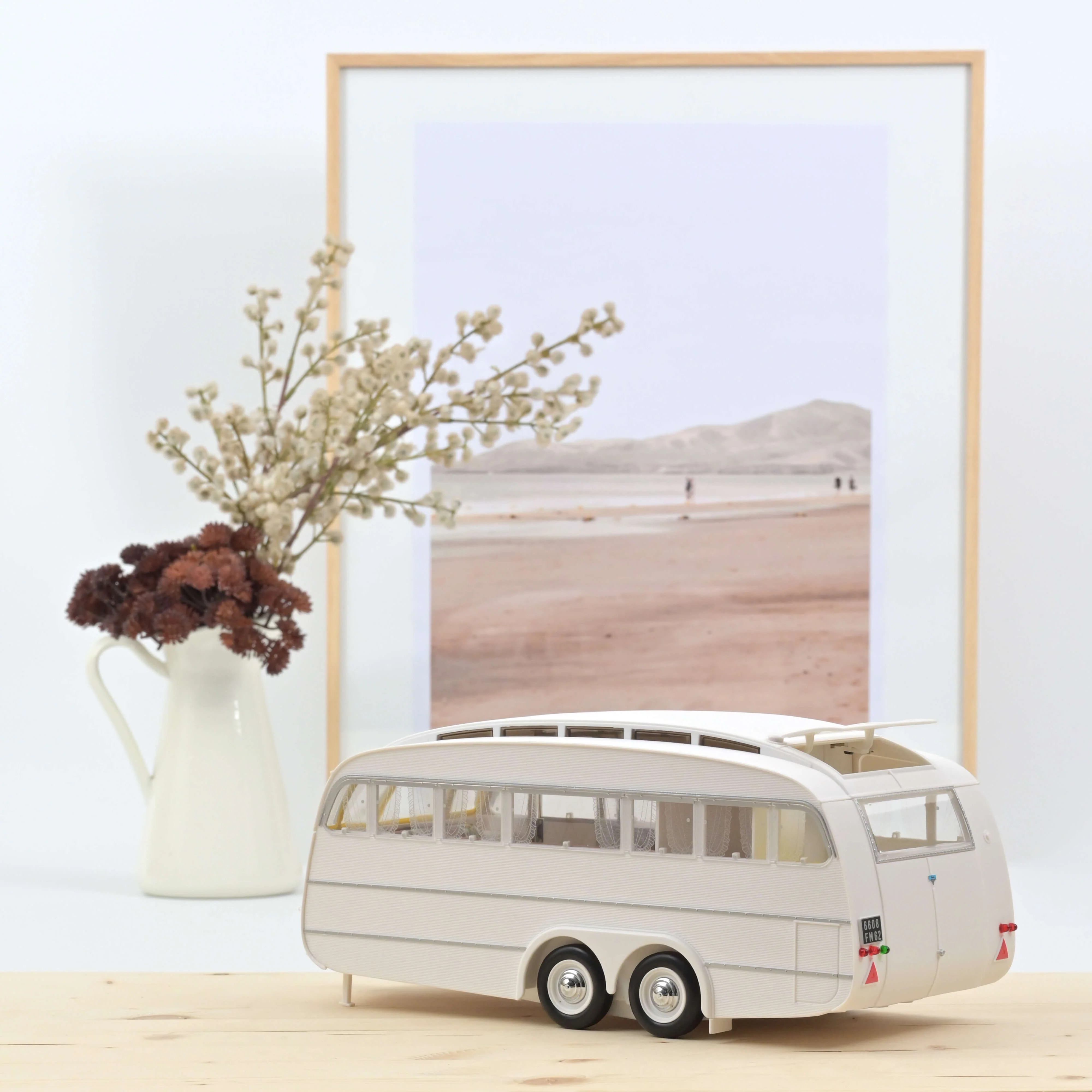Peugeot 404 1965 Marron métallisé avec Caravane Hénon 1/18 - Image 8