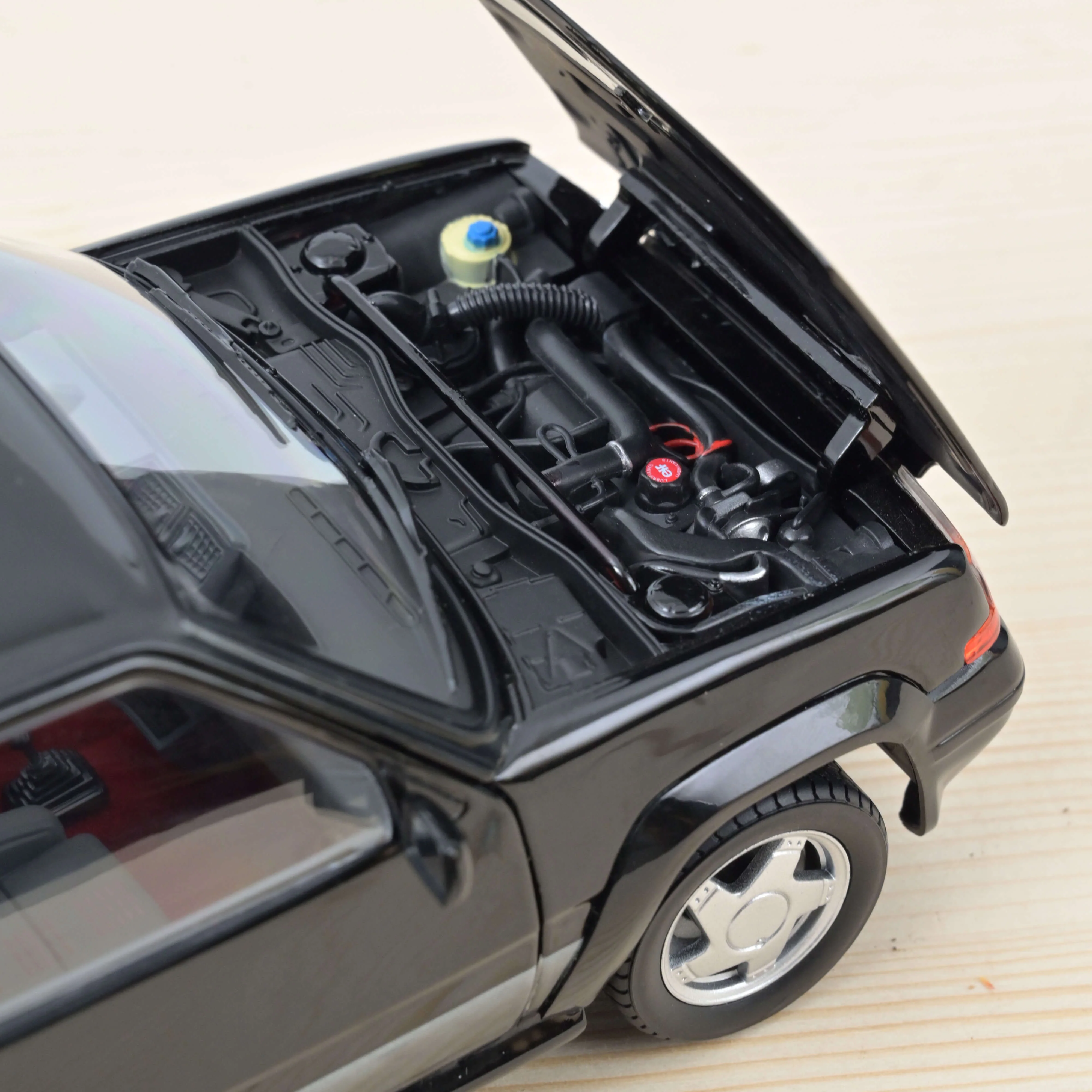 Renault SuperCinq GT Turbo Ph II 1989 Noir 1/18 - Image 4