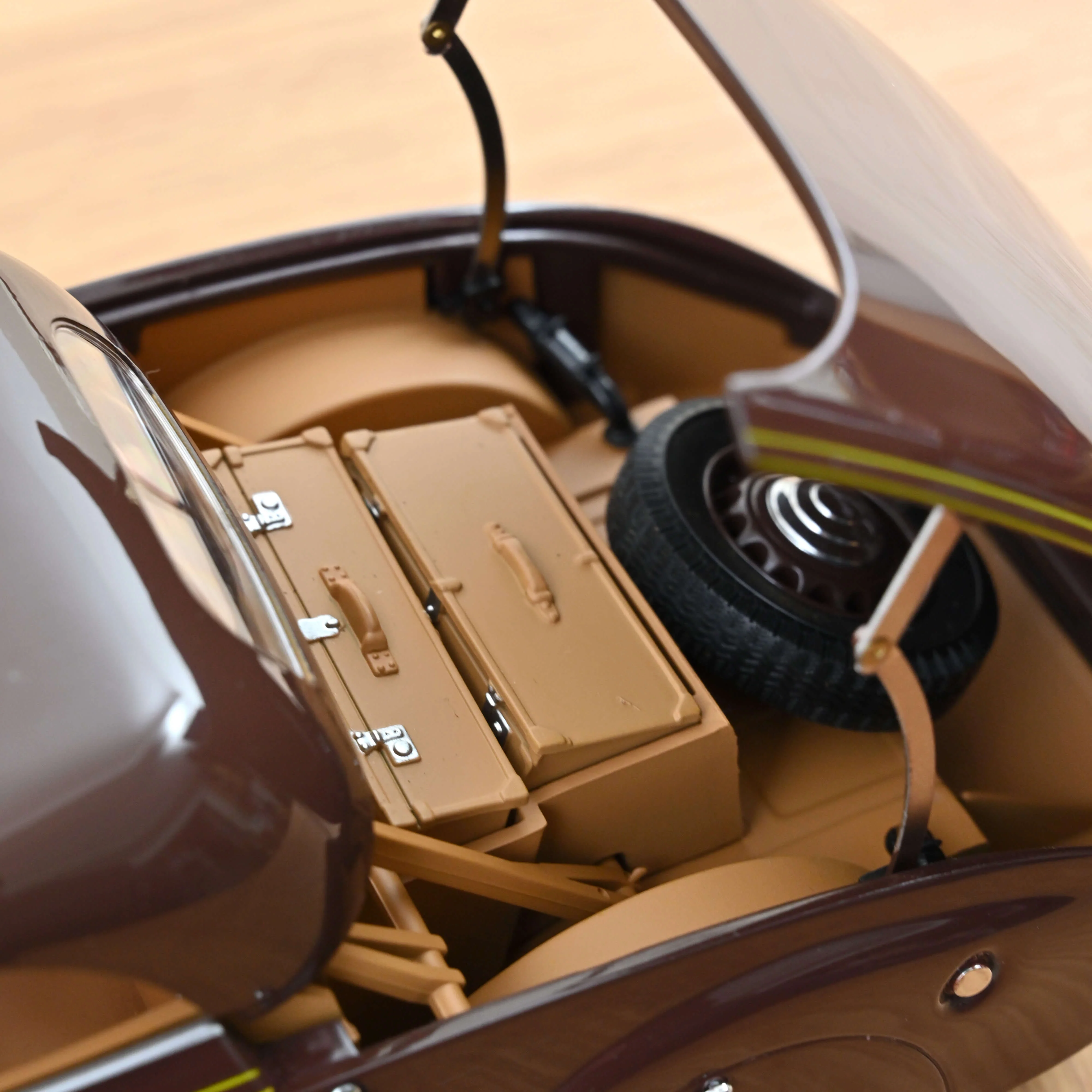 Peugeot 402 Eclipse 1937 Chocolat 1/18 - Image 6