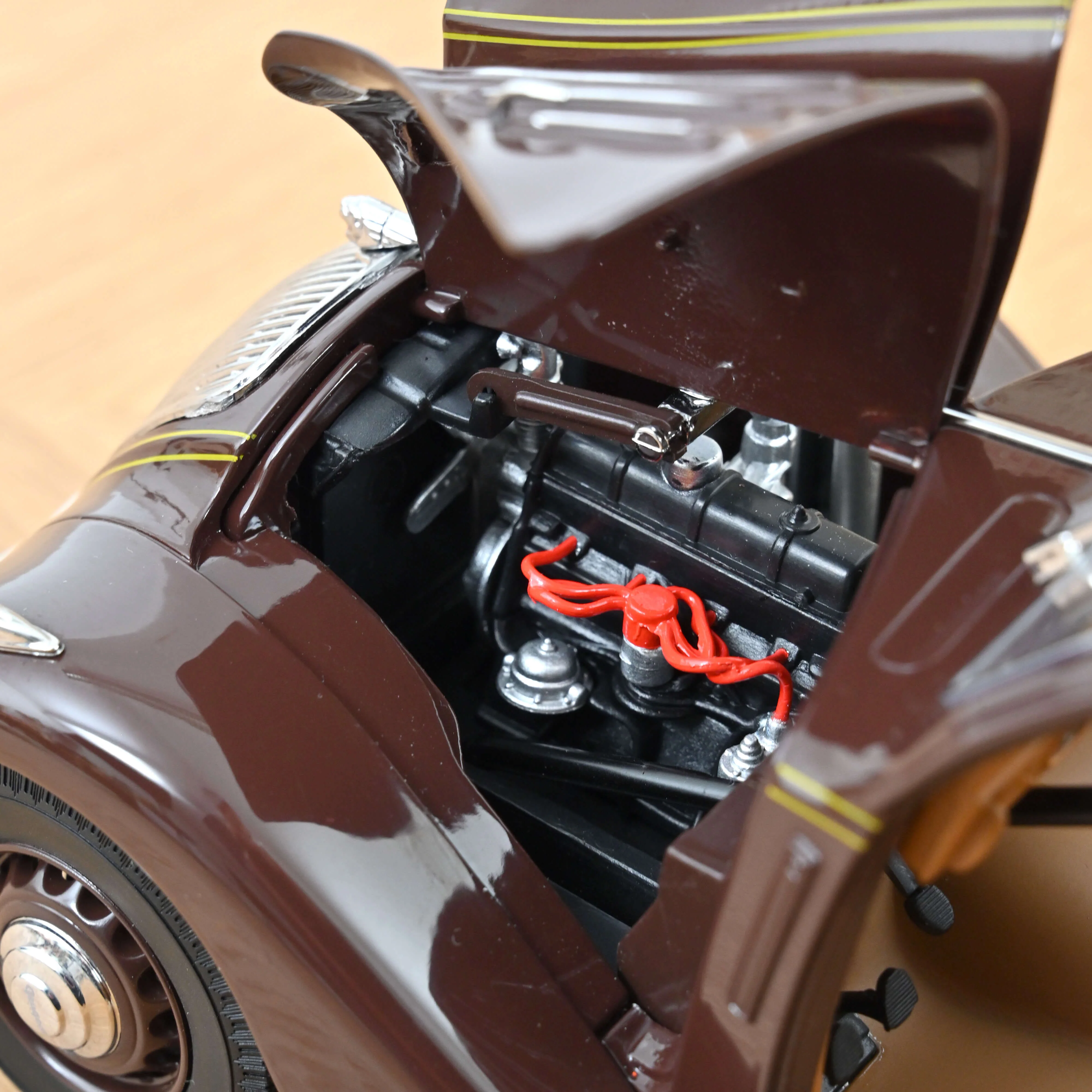 Peugeot 402 Eclipse 1937 Chocolat 1/18 - Image 7