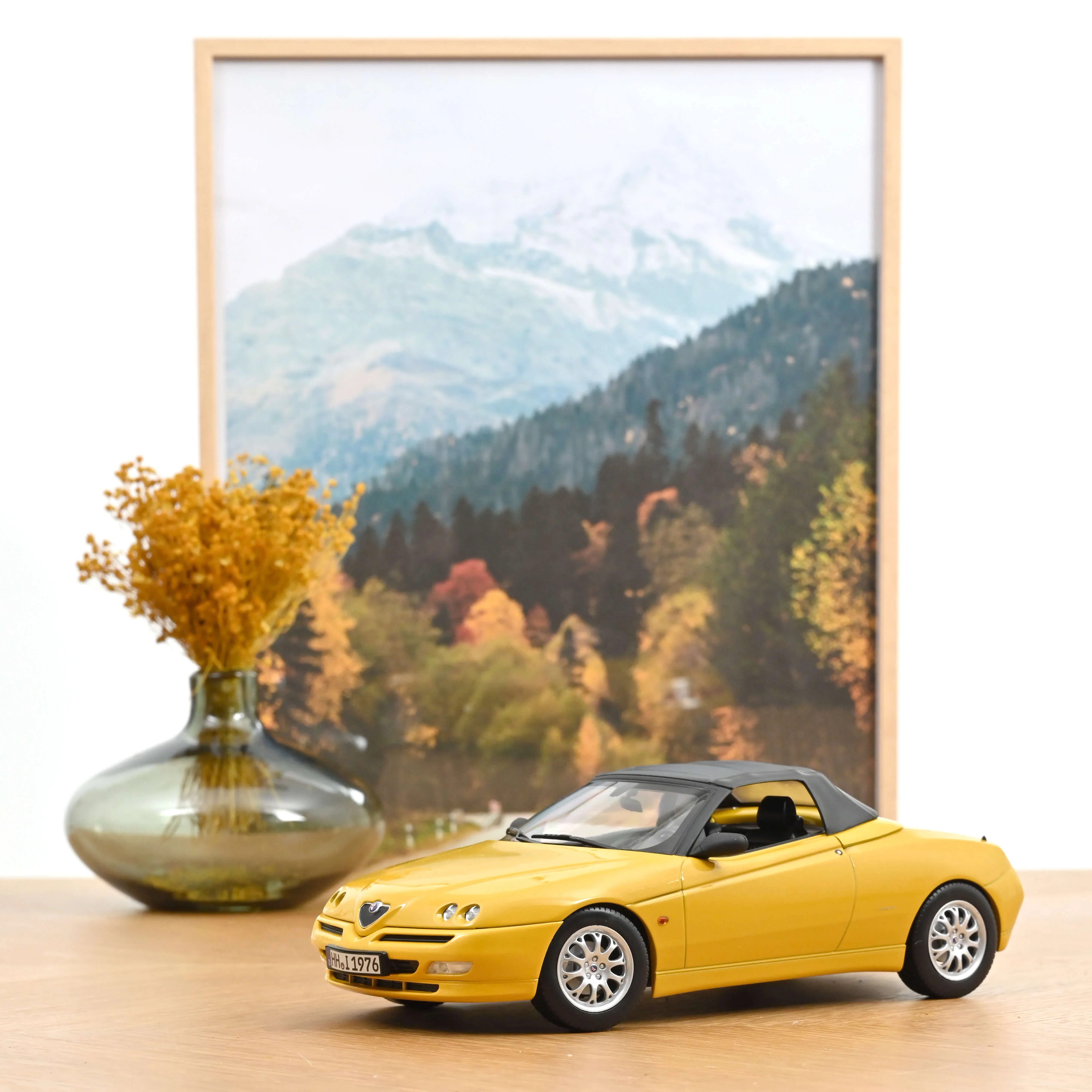 Alfa Romeo Spider 1999 Jaune Zoe métallisé 1/18 - 150pcs - Image 2