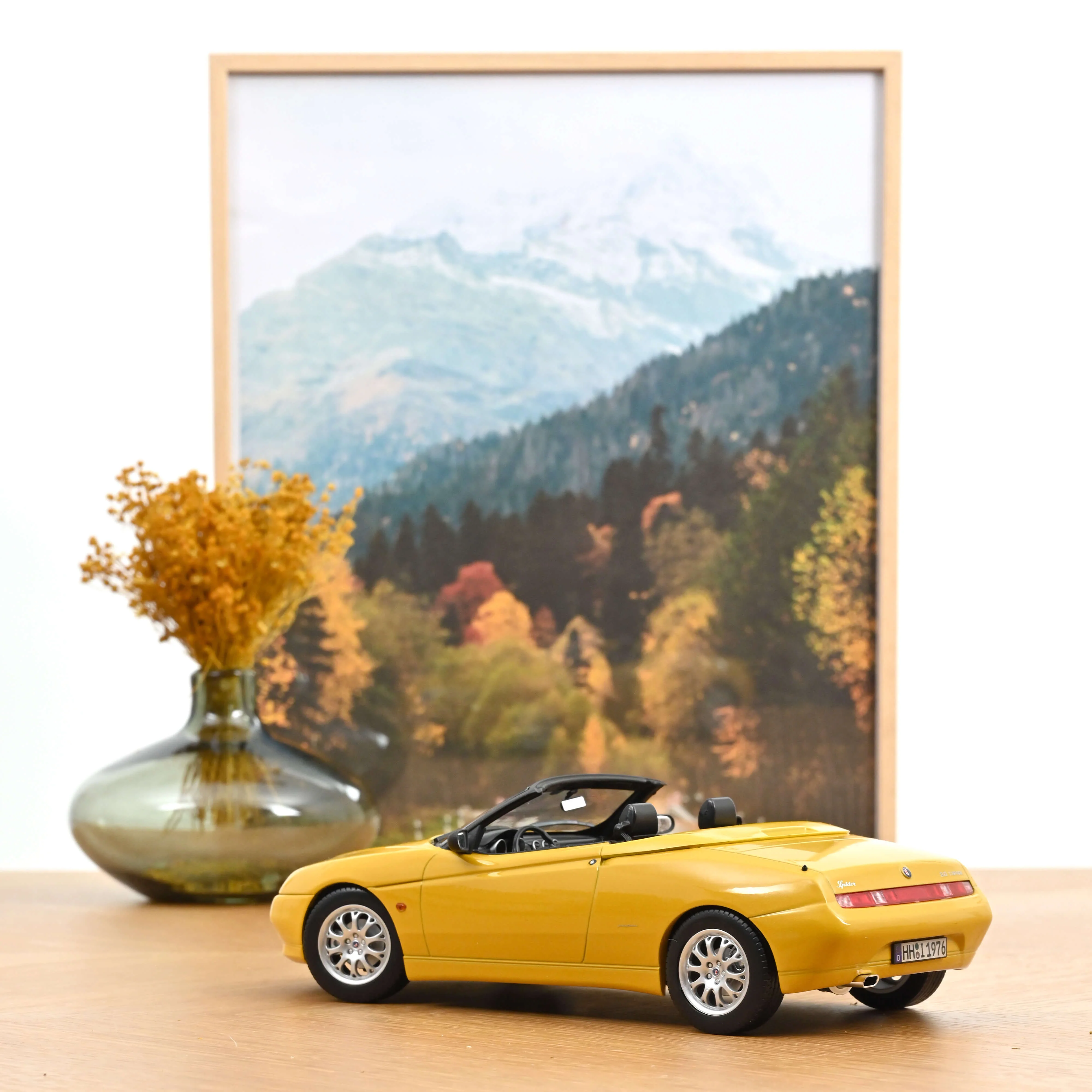 Alfa Romeo Spider 1999 Jaune Zoe métallisé 1/18 - 150pcs - Image 3