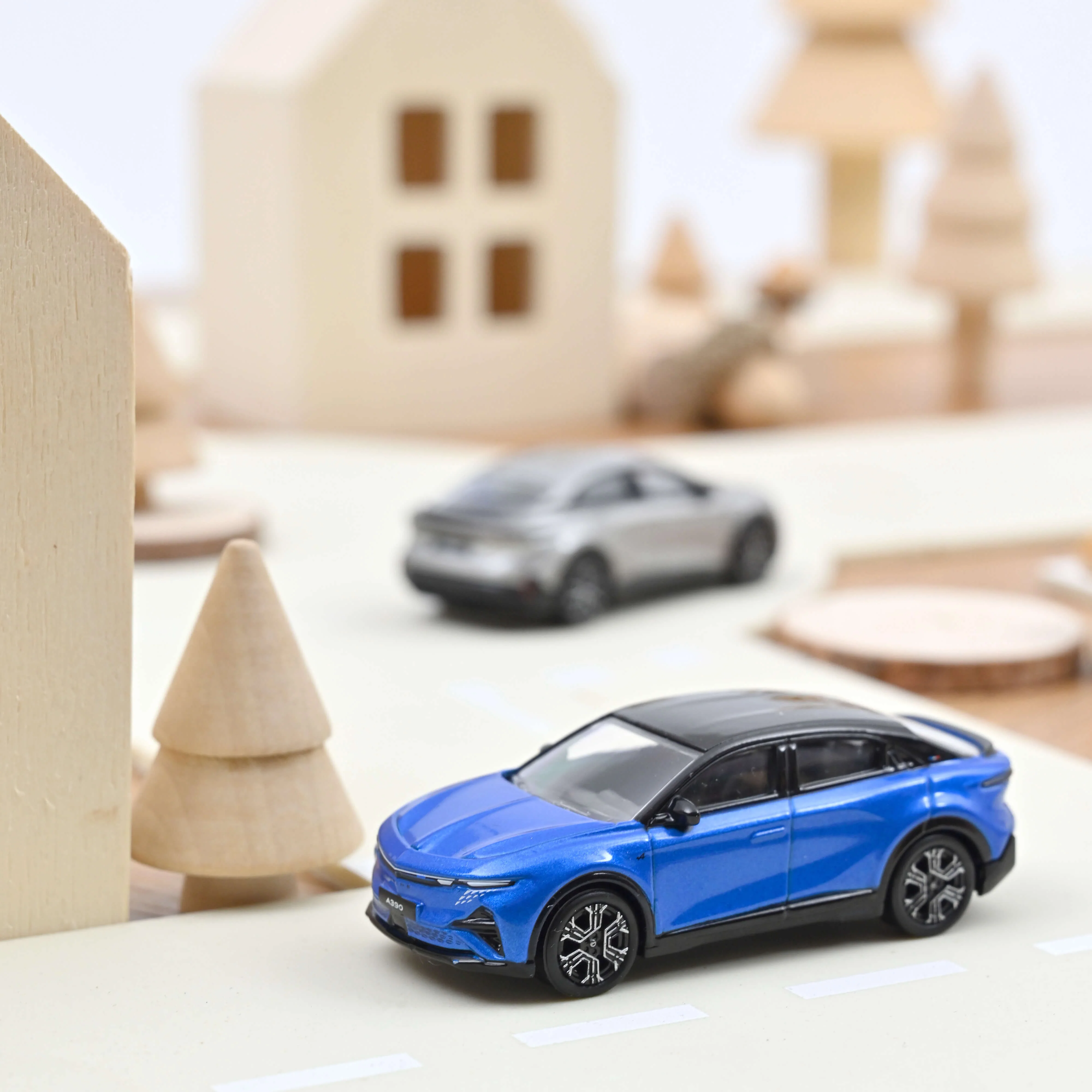 Alpine 390 GTS 2026 Bleu Alpine Vision et Noir 1/64