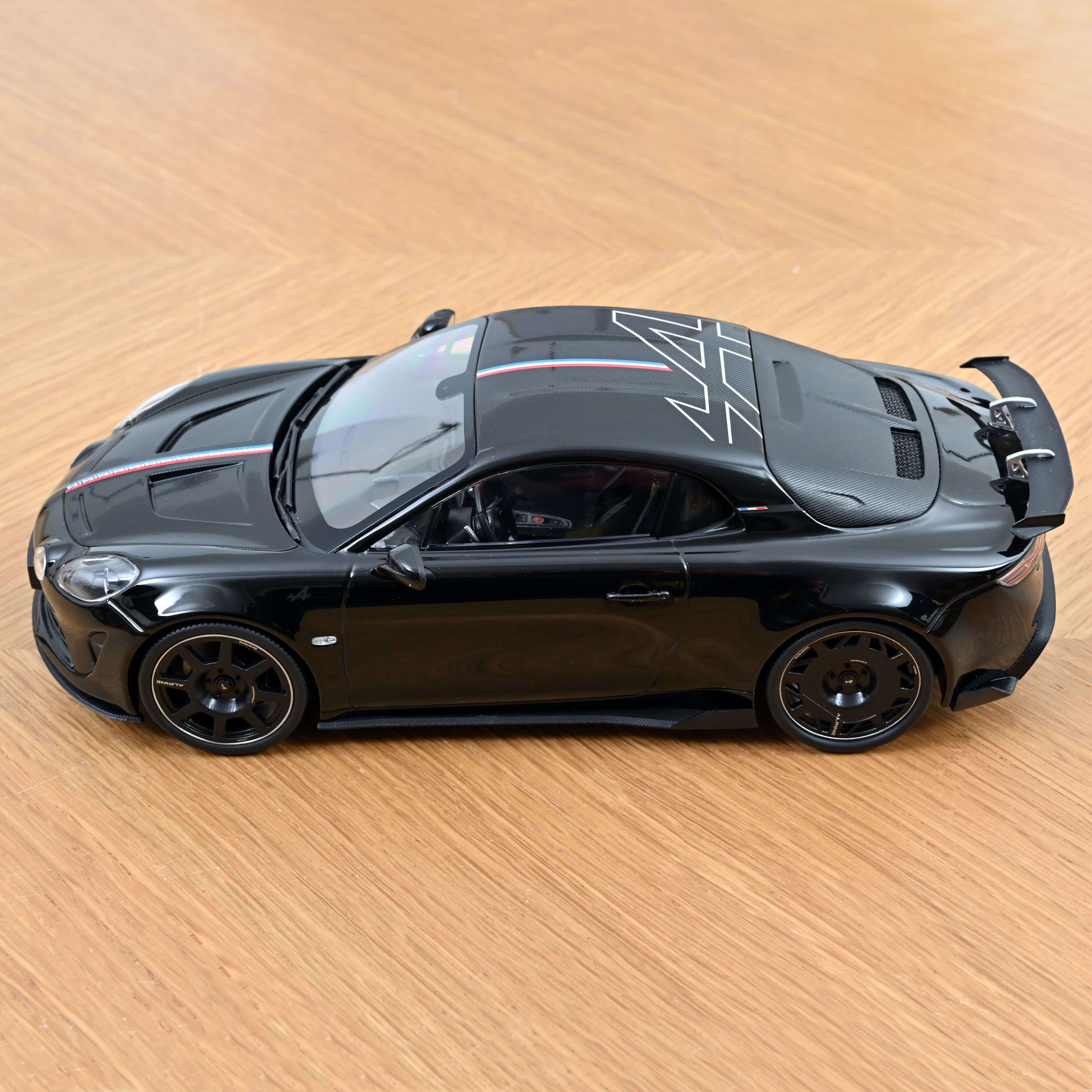 Alpine A110 R French Signature 2025 Noir Profond 1/18 - 110pcs - Image 4