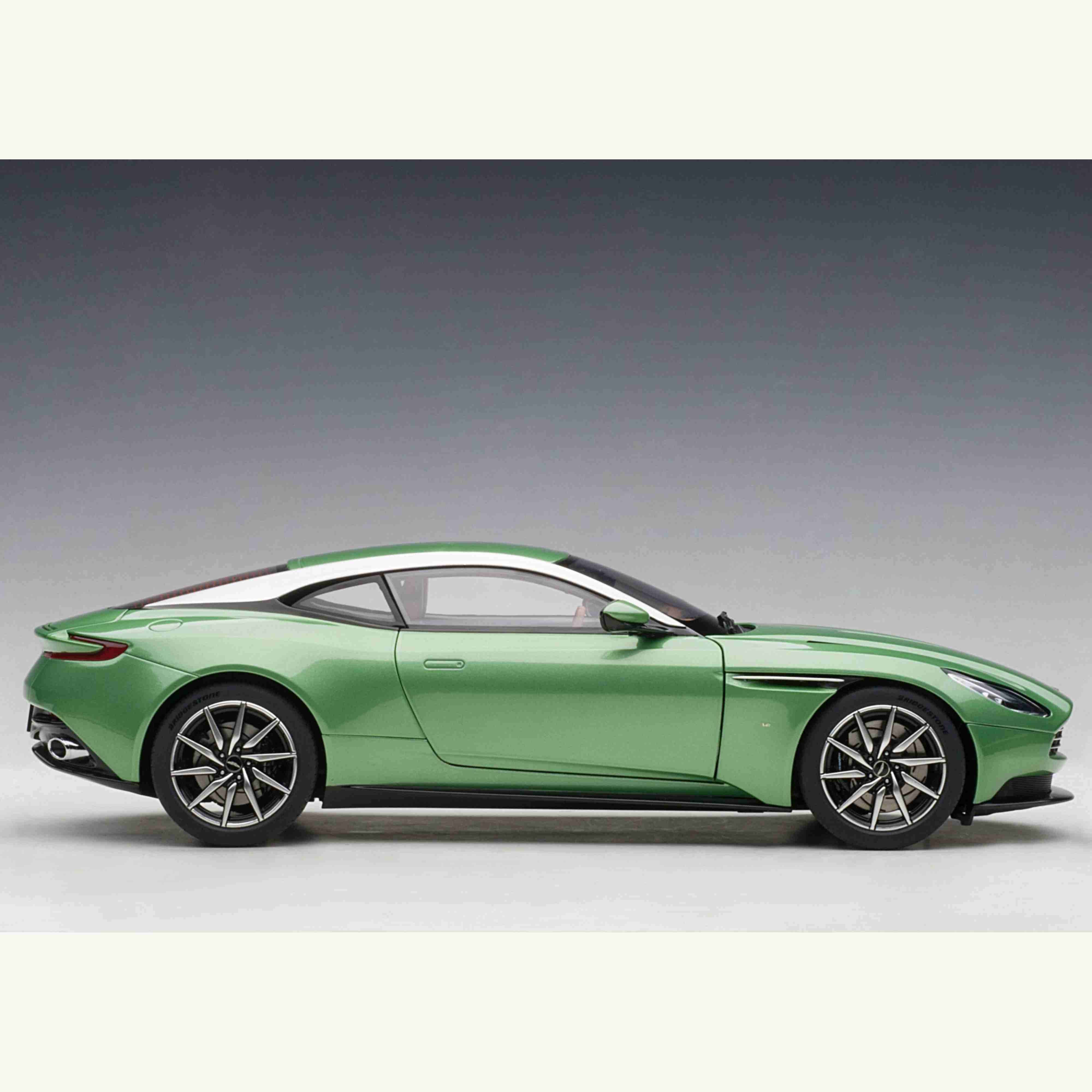 Aston Martin DB11 Appletree Green 1/18 - Image 3