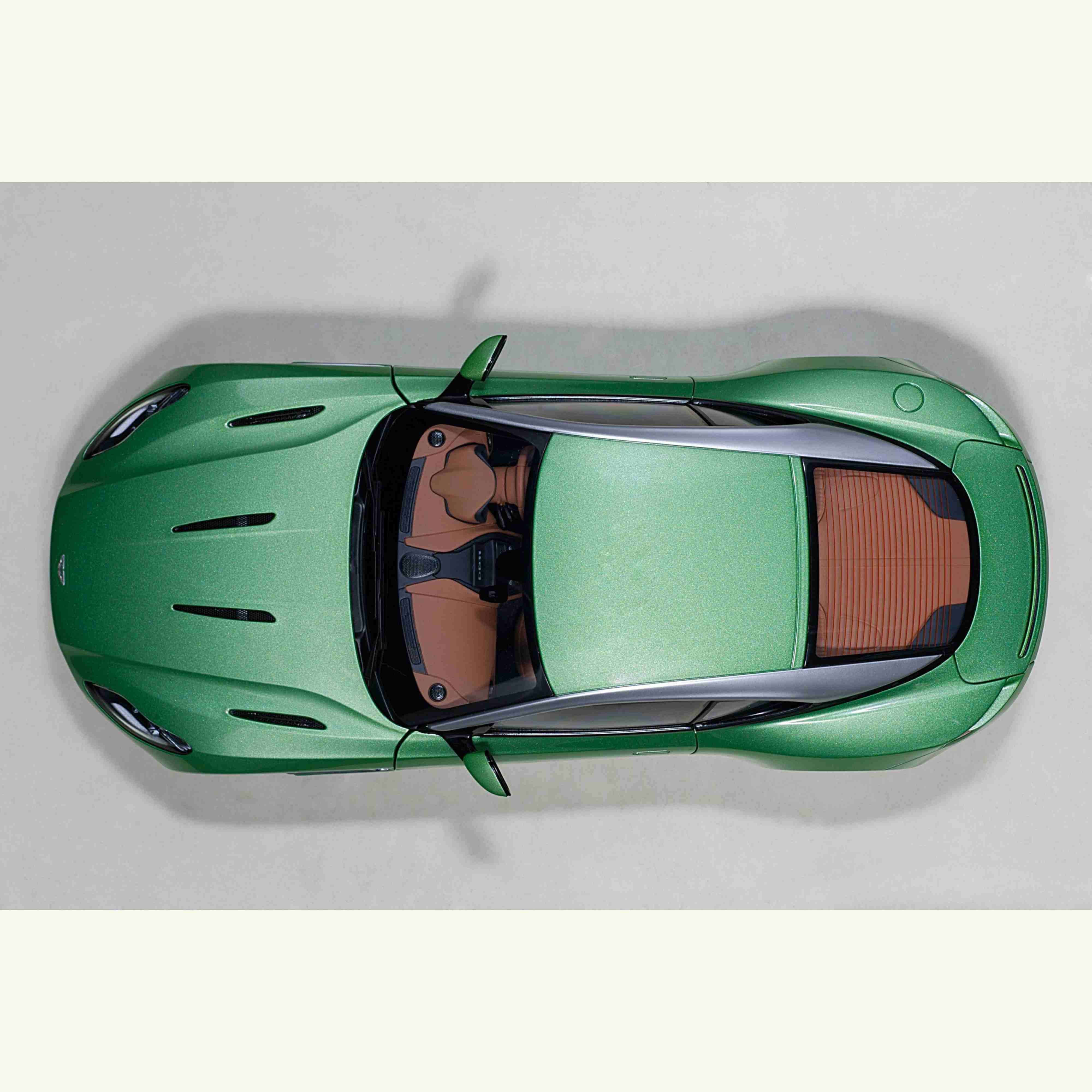 Aston Martin DB11 Appletree Green 1/18 - Image 7