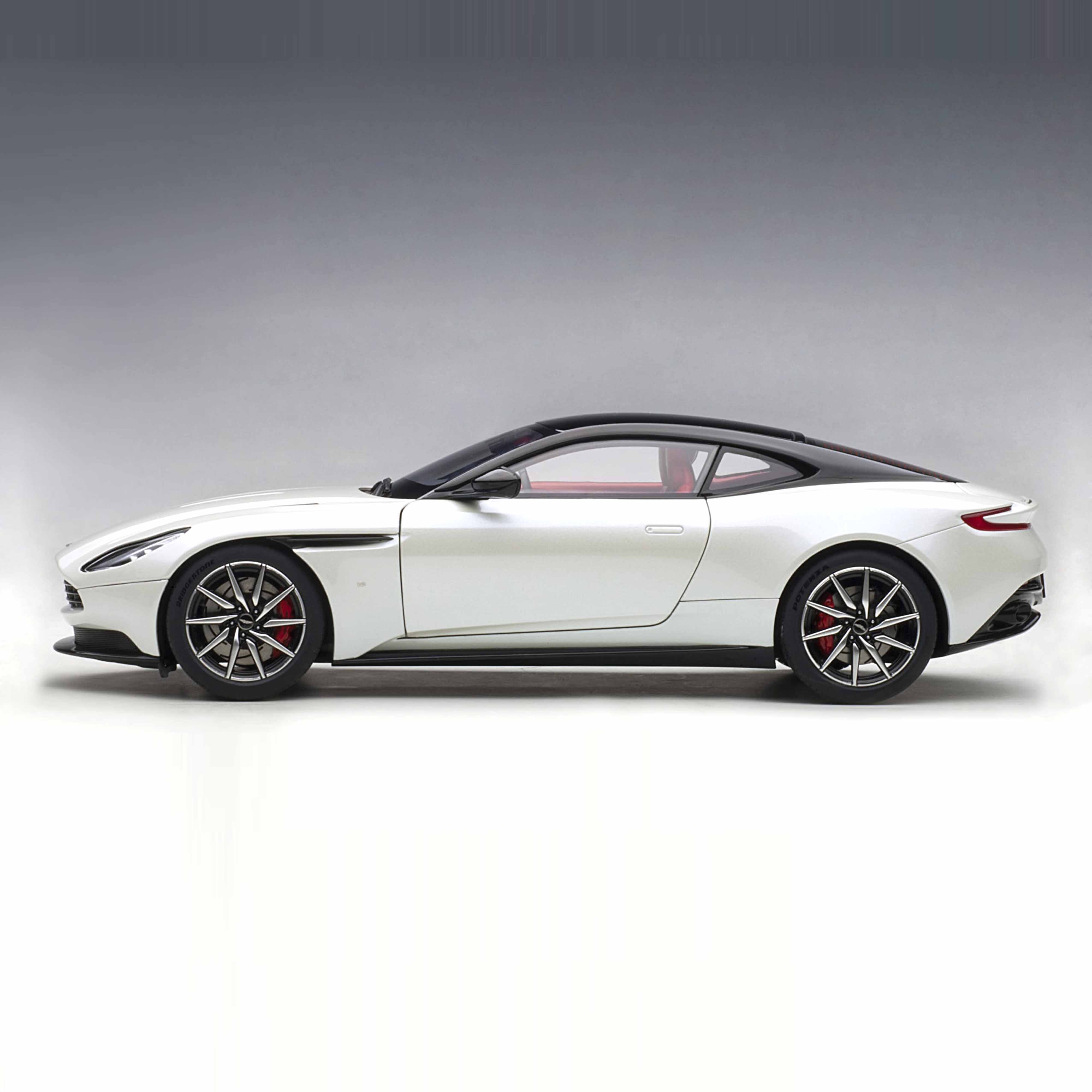 Aston Martin DB11 Givre du matin Blanc 1/18 - Image 2