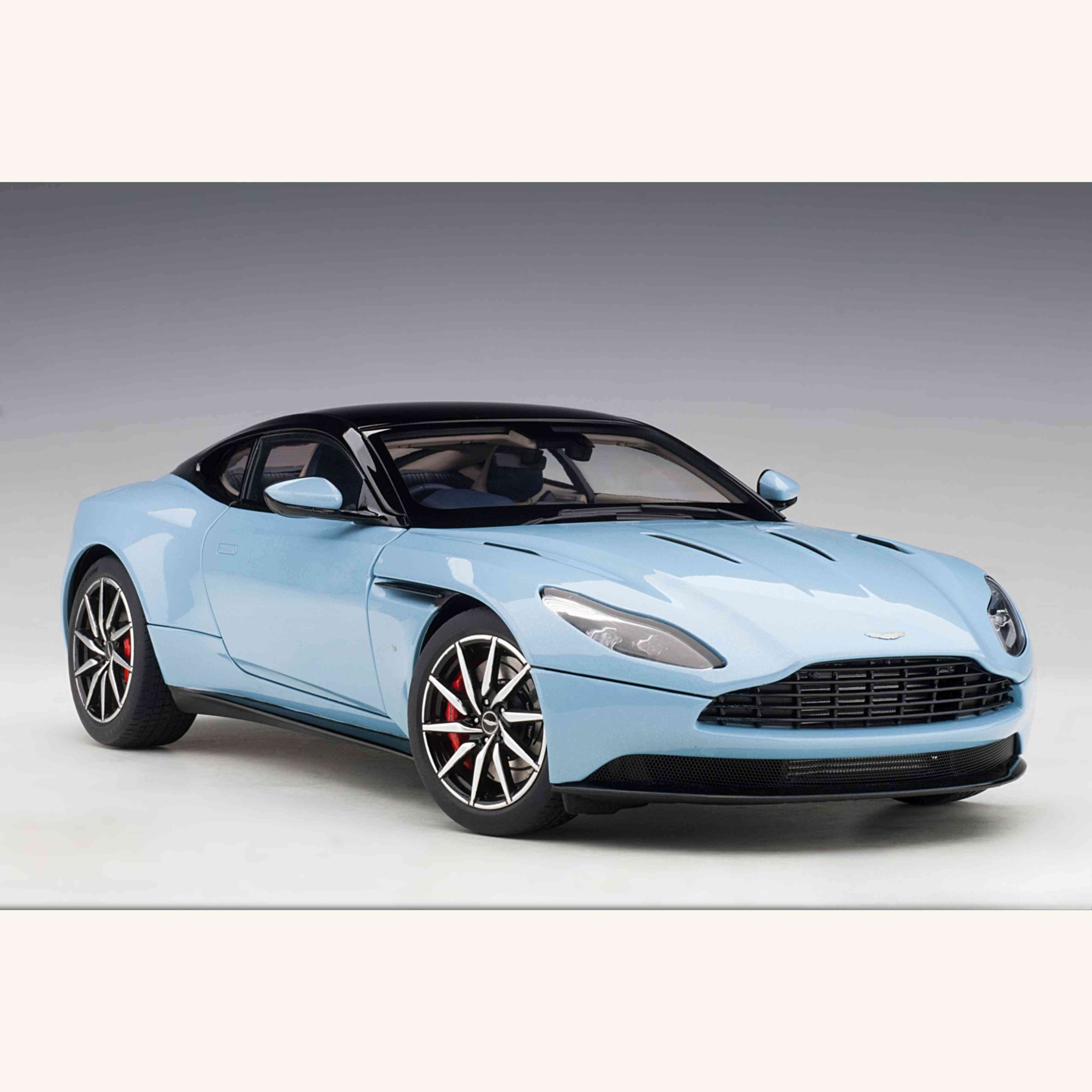 Aston Martin DB11 Rosted Glass Blue 1:18 - Image 2