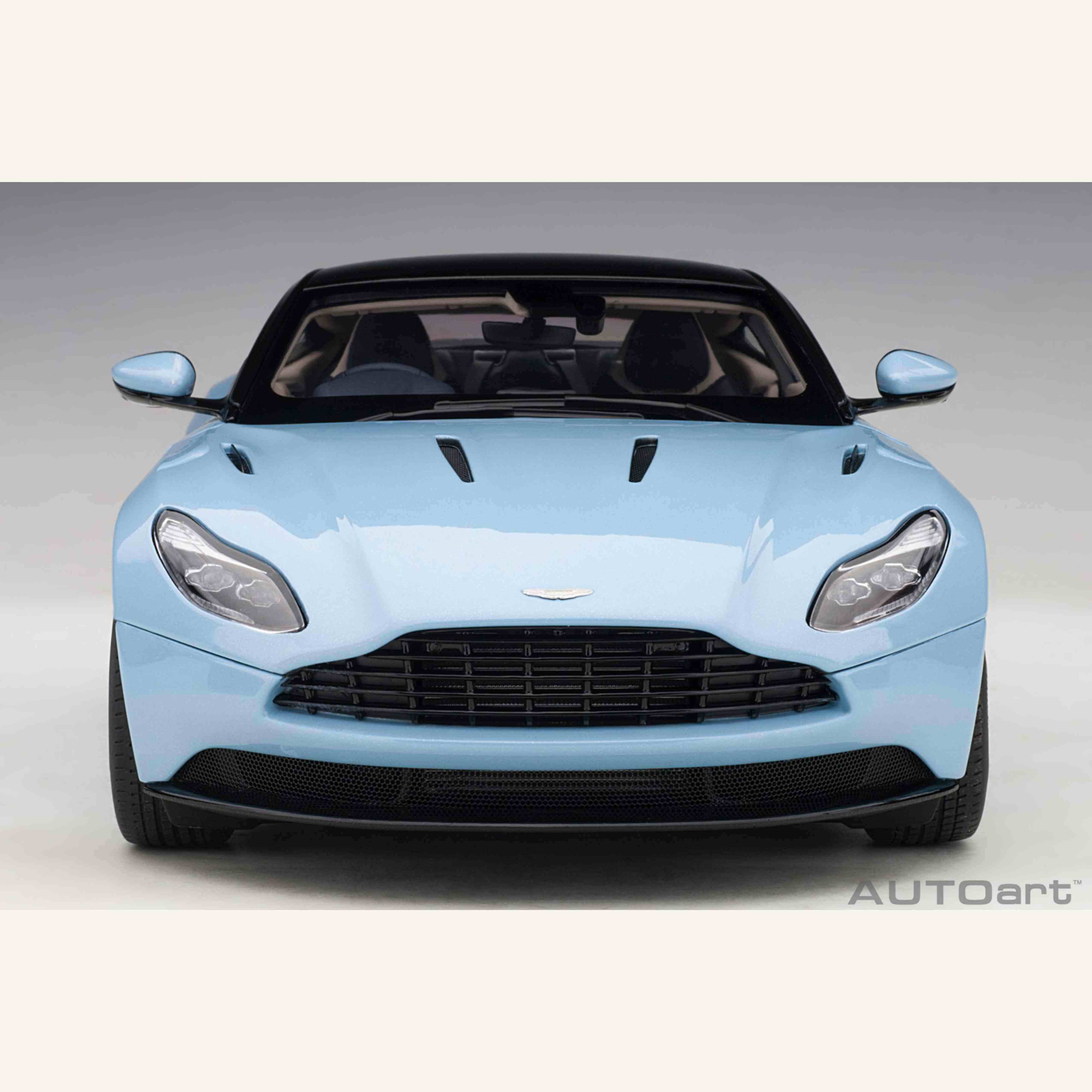 Aston Martin DB11 Rosted Glass Blue 1:18 - Image 4