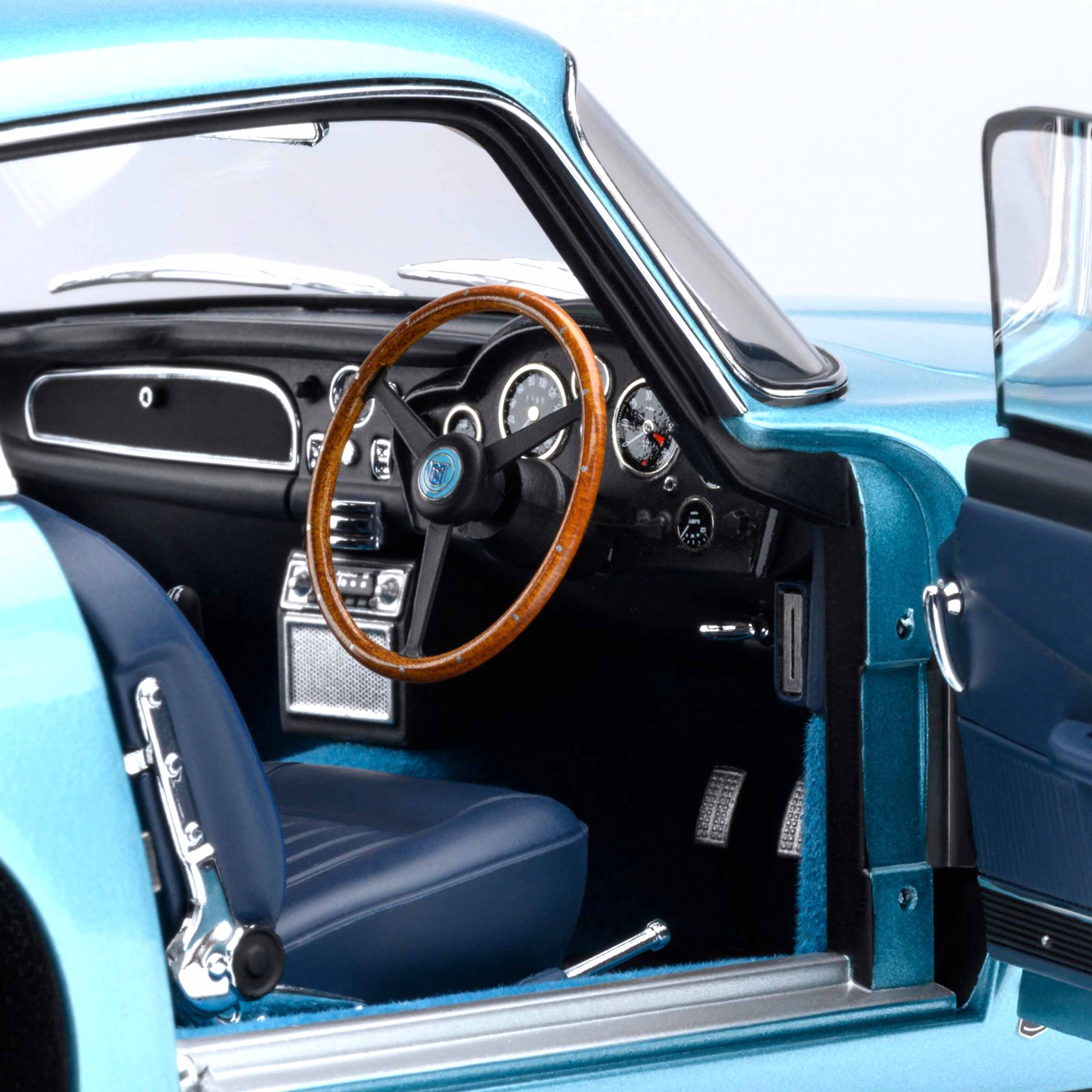 Aston Martin DB5 Perle des Caraïbes 1/18 - Image 9