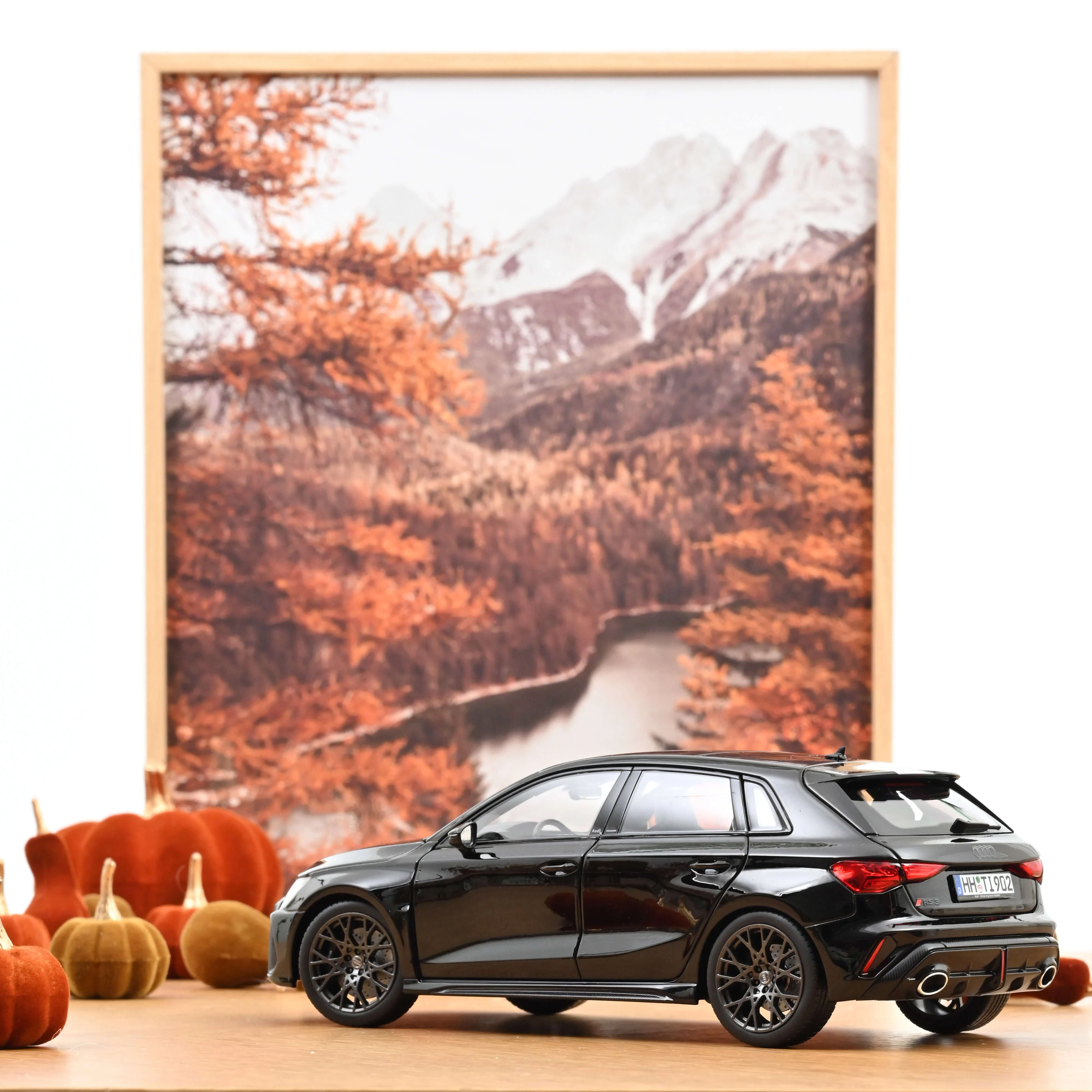 Audi RS 3 Sportback 2025 Noir Mythe 1/18 - Image 3