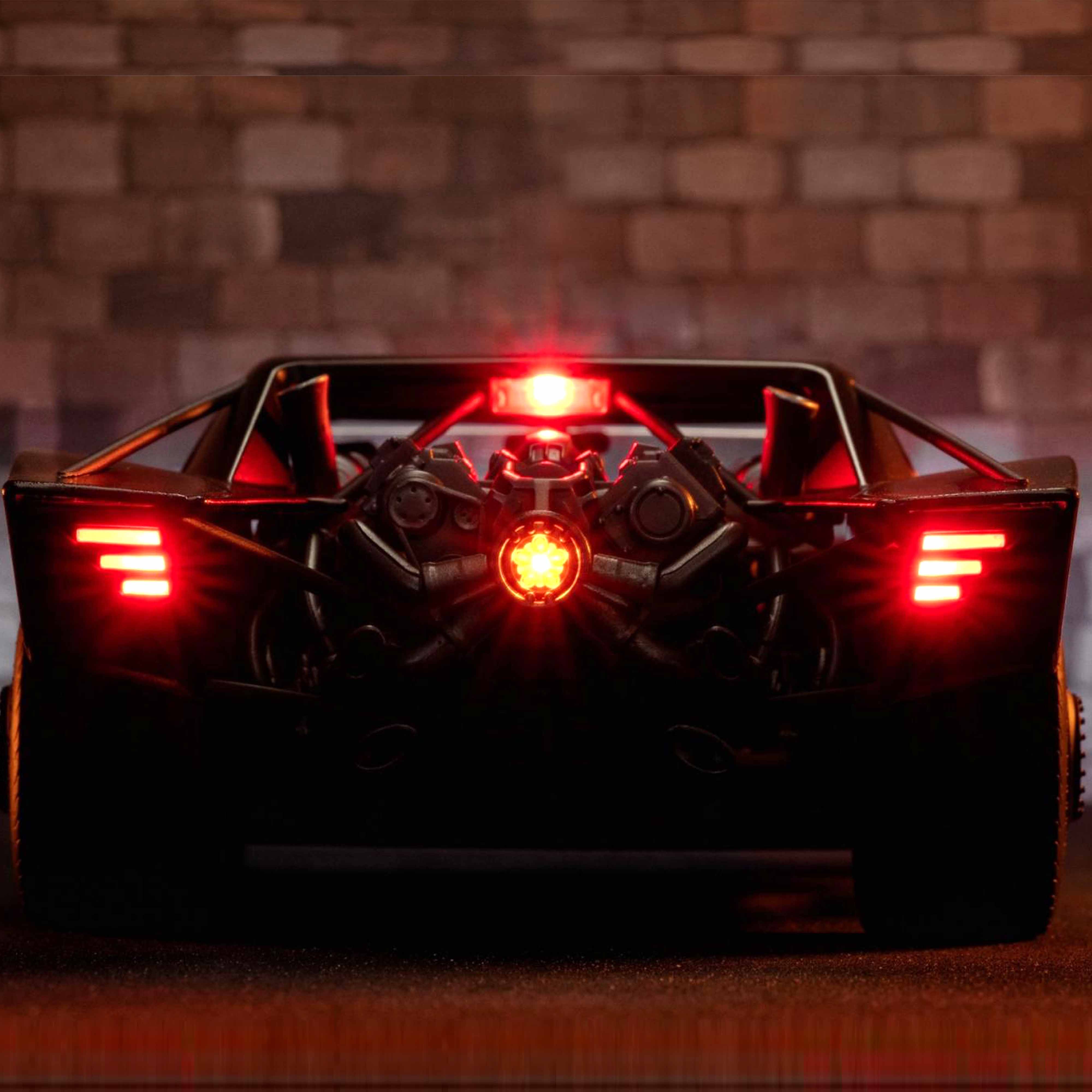 Batmobile « The Batman » Noir DC Comics 2022 1/18 - Image 12