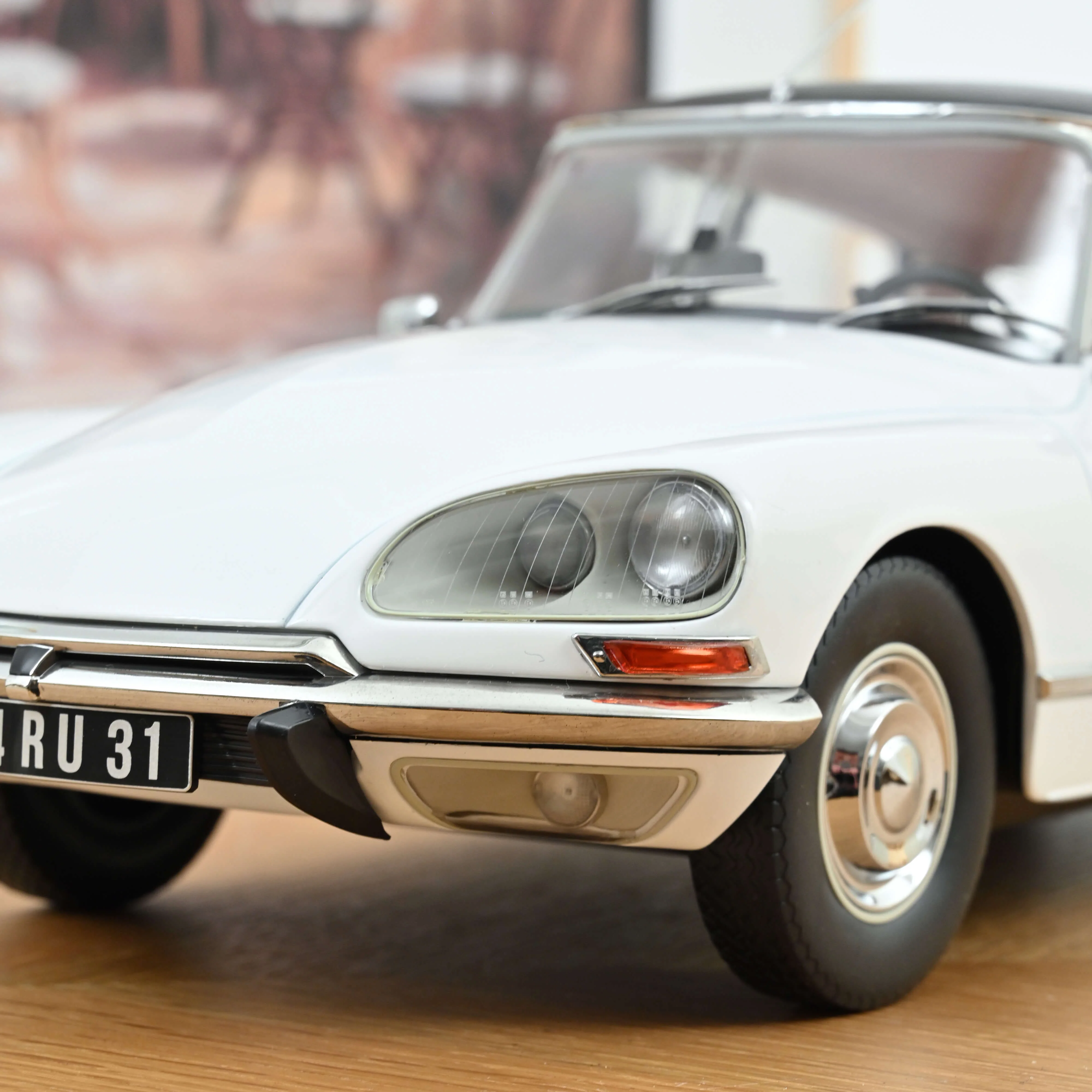 Citroën DS 23 Pallas 1973 Blanc et toit Vinyl Noir 1/12 - 200pcs - Image 5