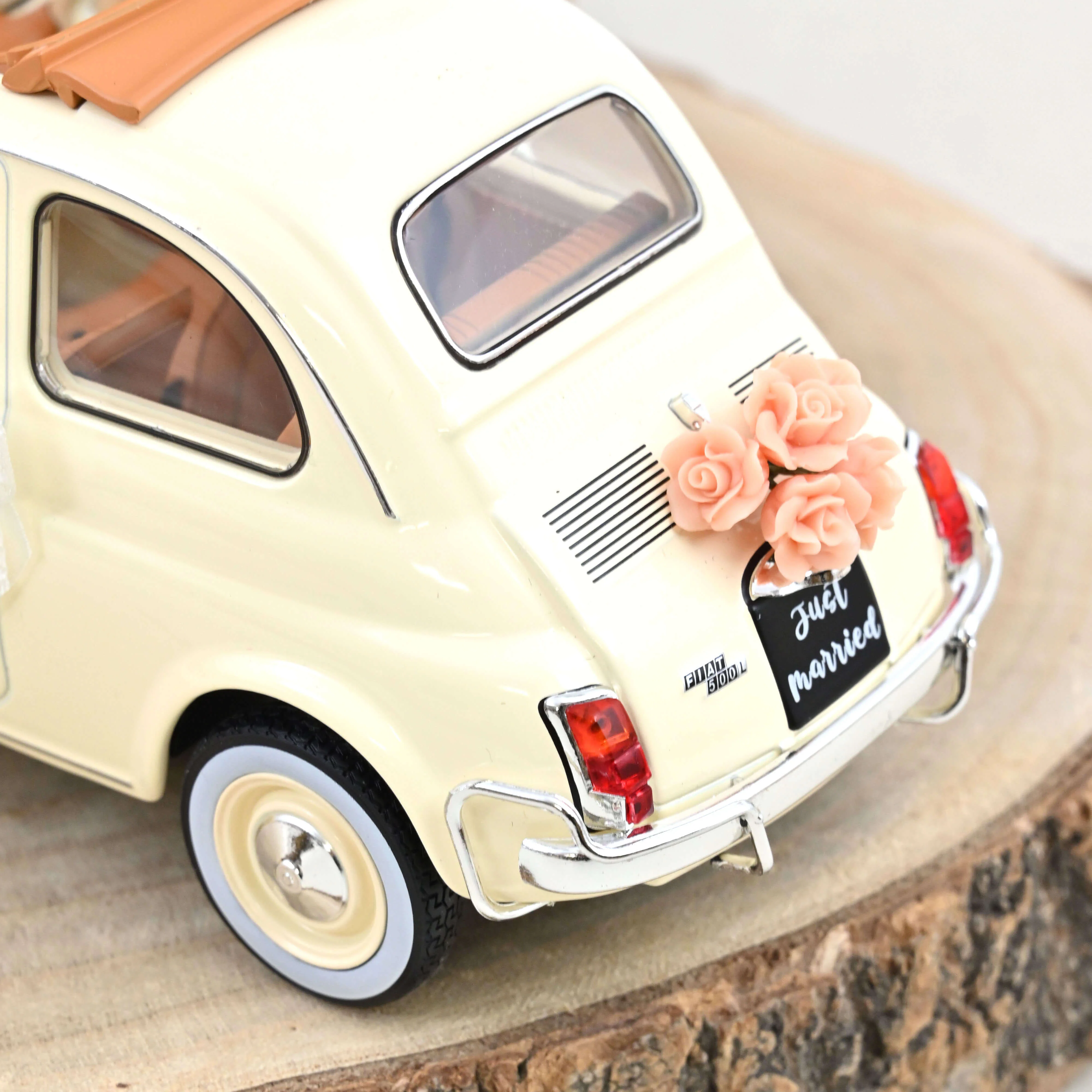 Fiat 500 L 1968 Blanc Ivoire cadeau de mariage 1/18 - Image 4